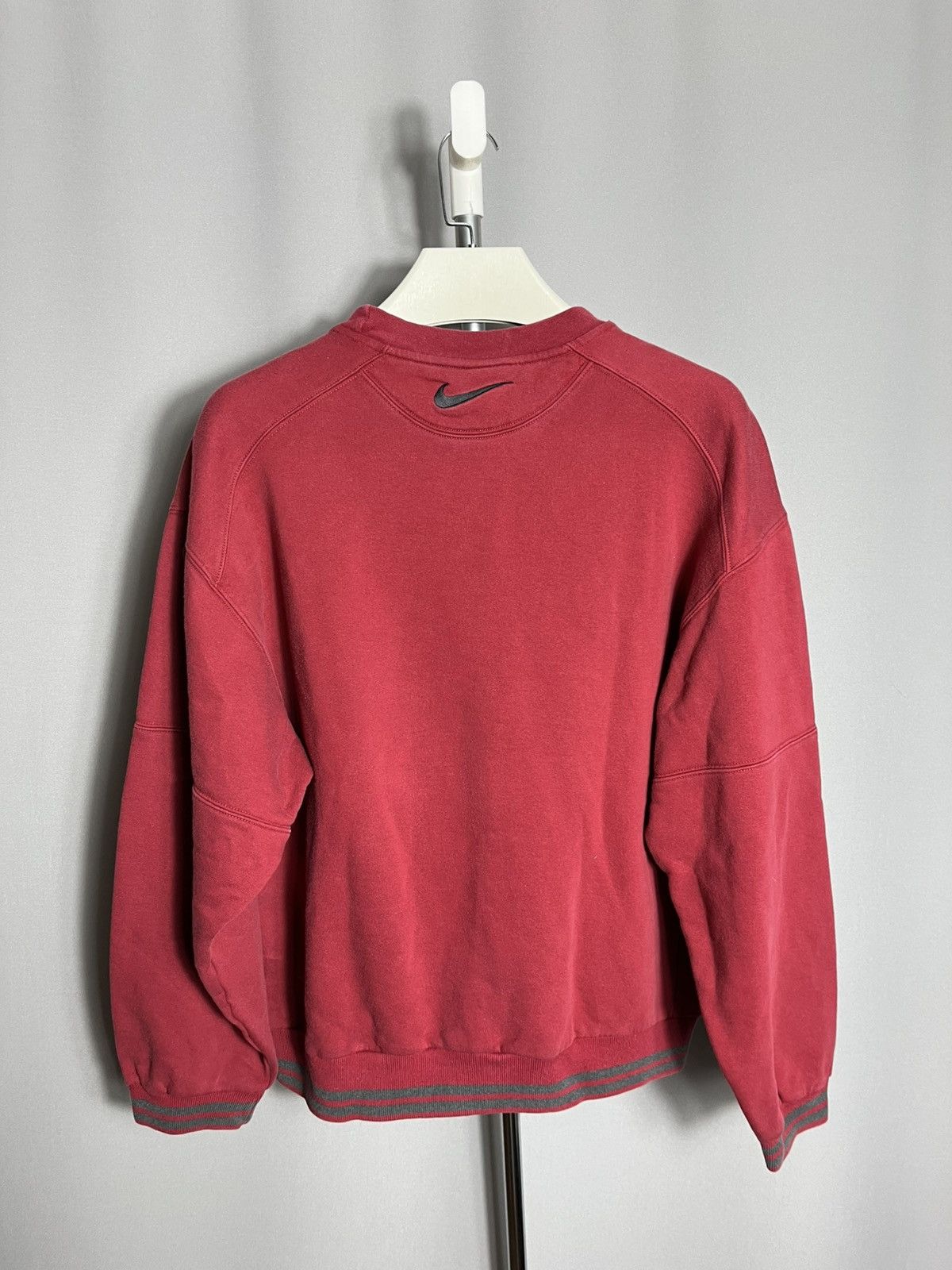 Nike Vintage Nike 90s sweatshirt mens red center logo big swoosh Size US M / EU 48-50 / 2 - 10 Thumbnail
