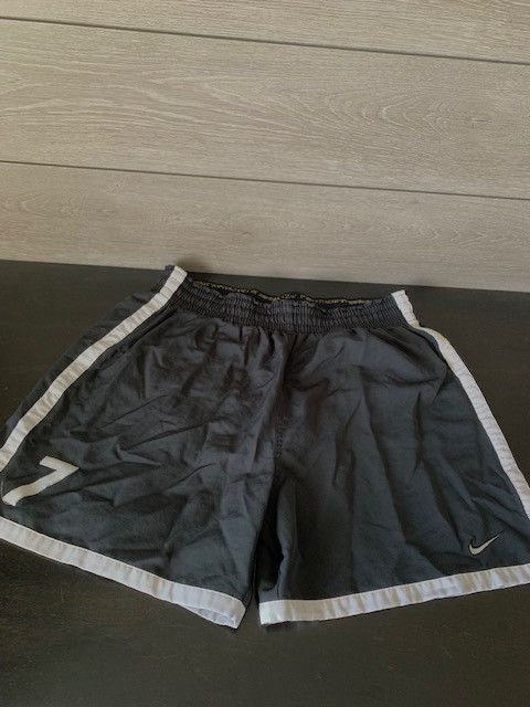 Nike × Vintage Vintage 90's Nike '7' Shorts Size US 32 / EU 48 - 1 Thumbnail