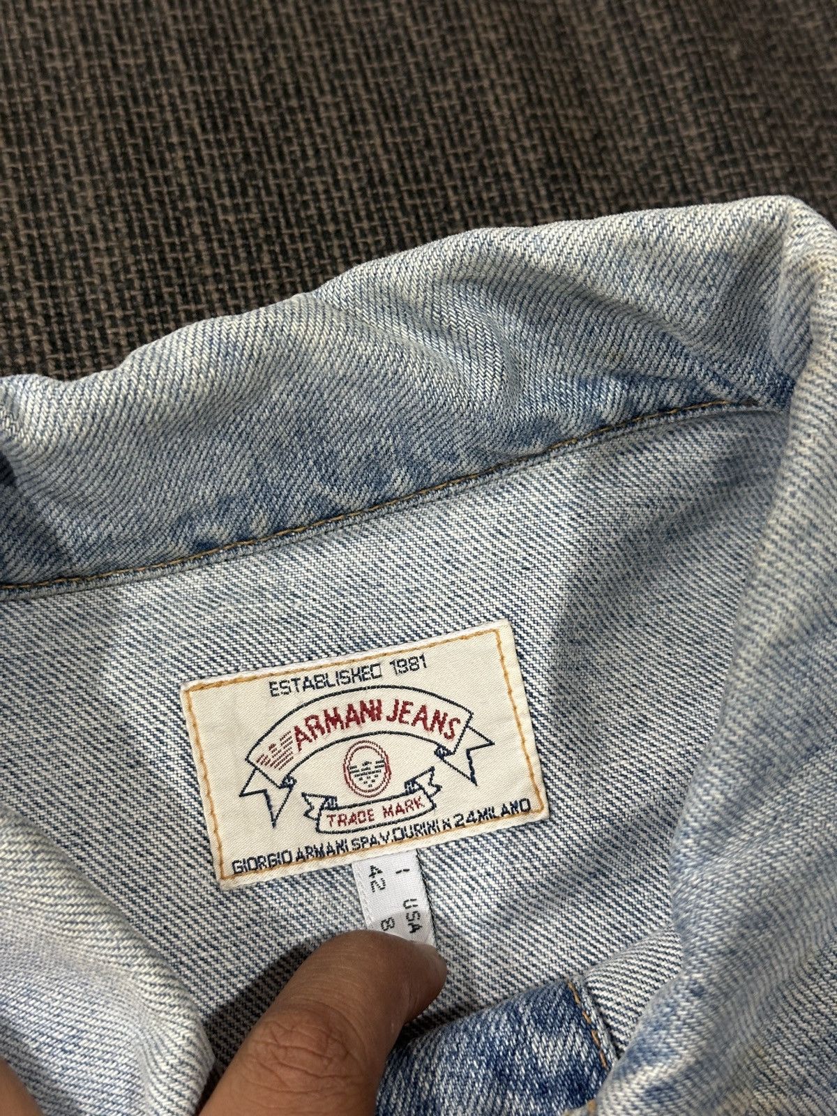 Giorgio Armani 1990s Emporio Armani Crop Denim Trucker Jacket Size US S / EU 44-46 / 1 - 7 Thumbnail