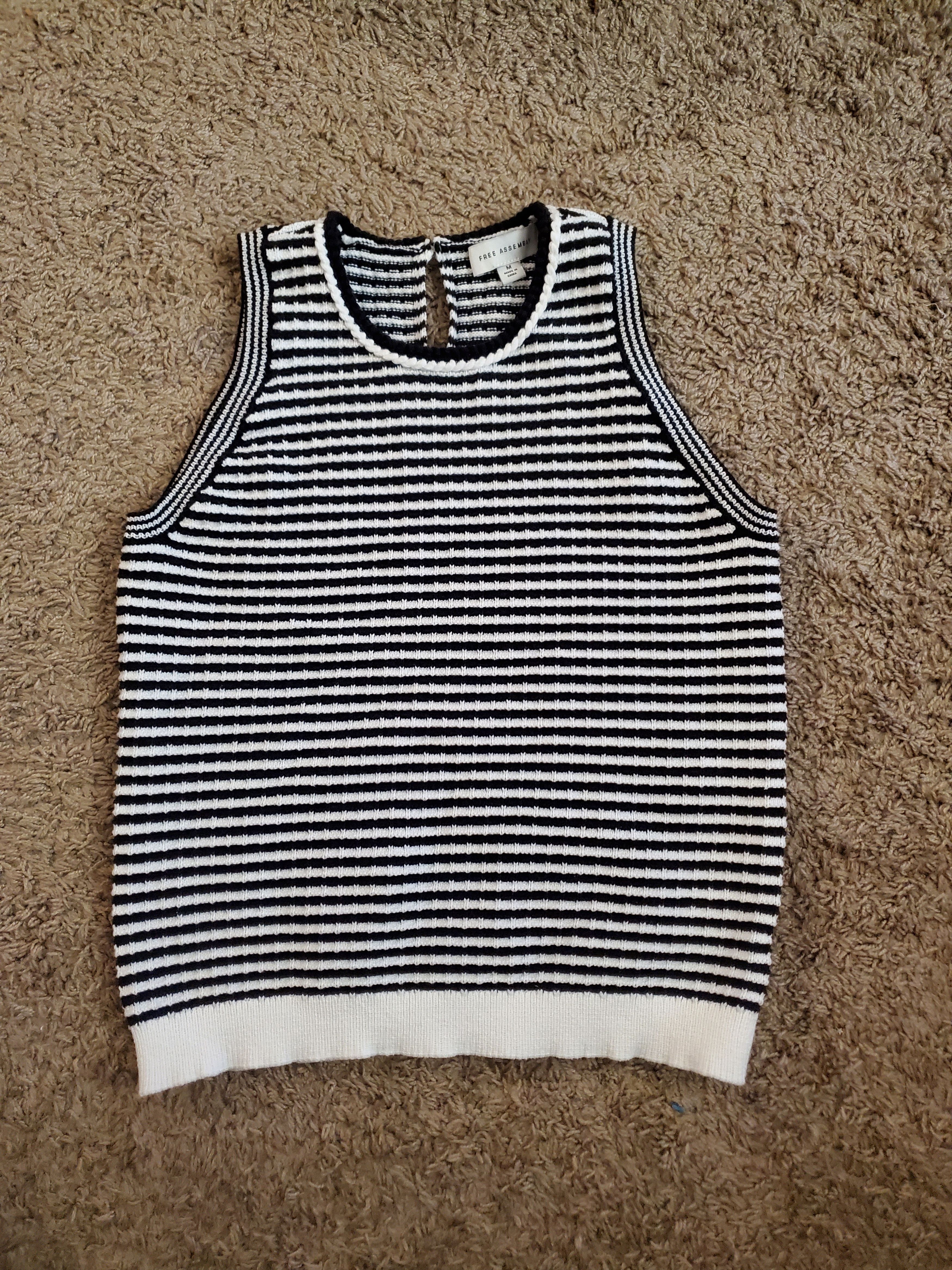 Other Free Assembly Women's Black + White Crochet Sweater Tank Size M / US 6-8 / IT 42-44 - 2 Thumbnail