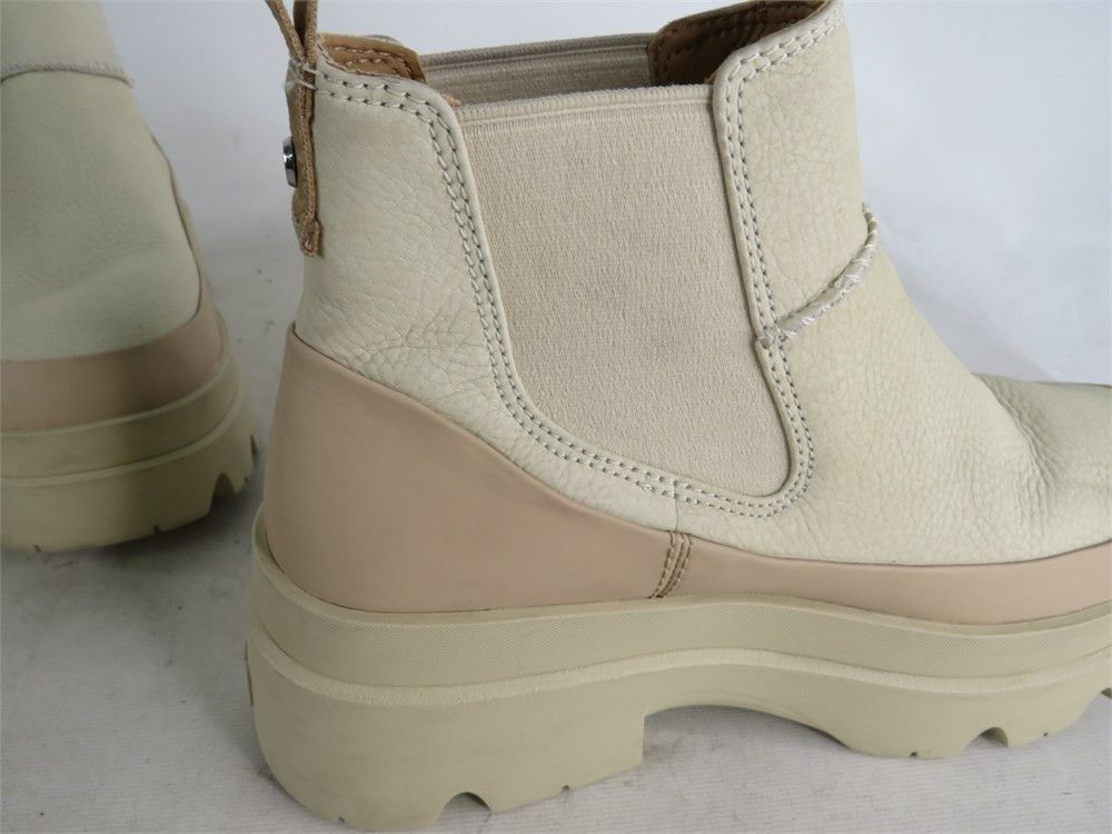 Ugg UGG SEA SALT BRISBANE CHELSEA WATERPROOF PLATFORMBOOTS 9 Size US 9 / IT 39 - 2 Thumbnail