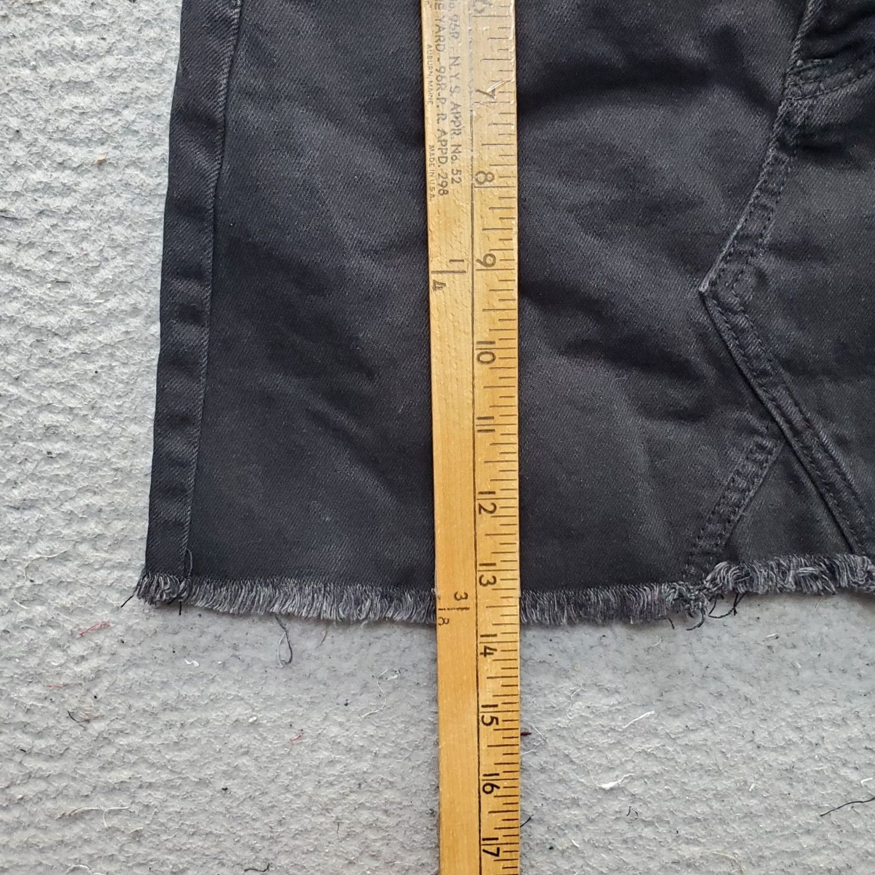 American Eagle Outfitters VINTAGE American Eagle Outfitters A-Line Skirt Womens 00 Black Denim Button Fly Short Skirt Womens Size 00 Black Denim Button Fly Size 24" / US 00 / IT 34 - 3 Thumbnail