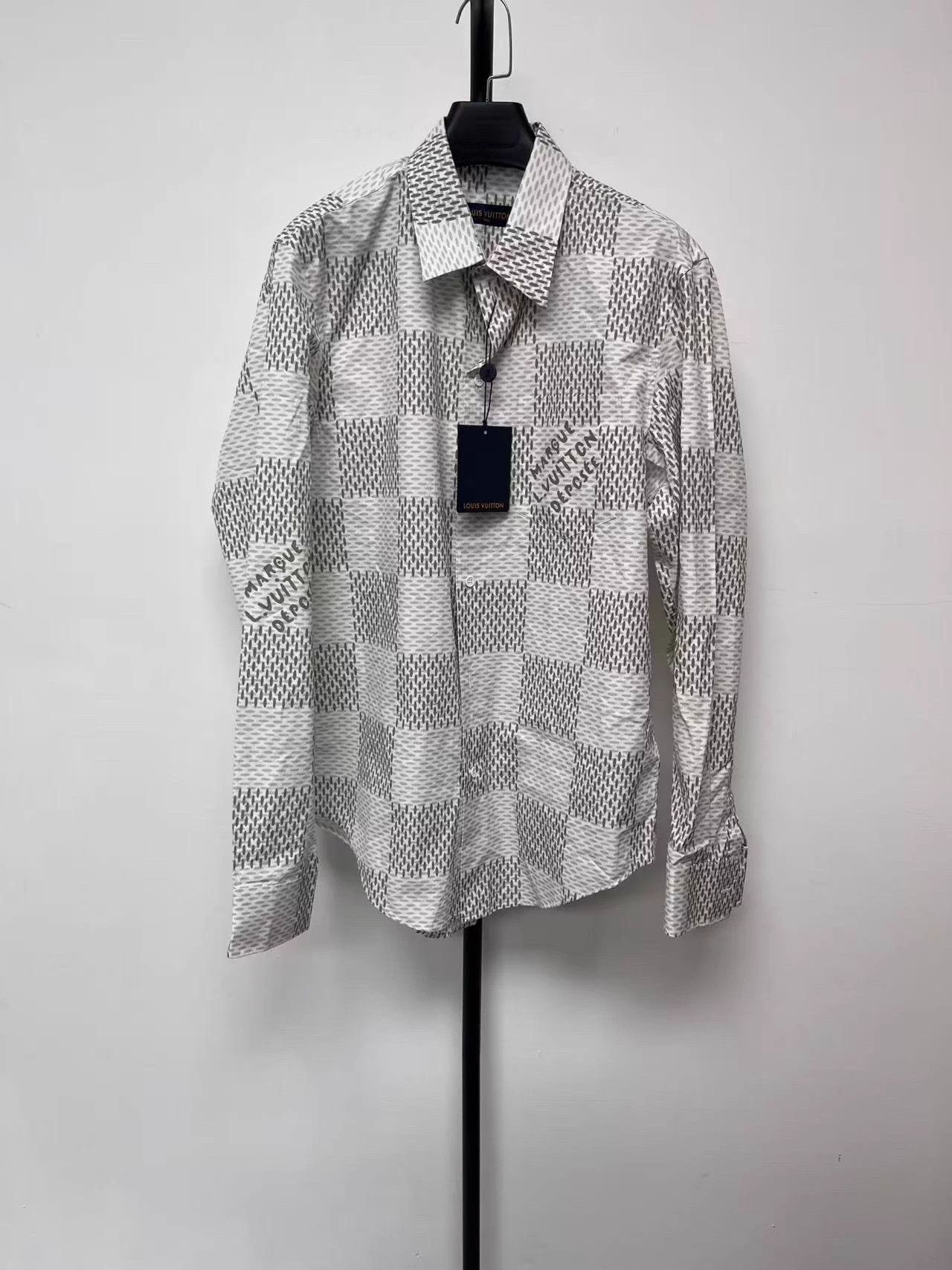 Louis Vuitton LOUIS VUITTON Damier logo square neck long sleeve shirt Size US M / EU 48-50 / 2 - 1 Thumbnail