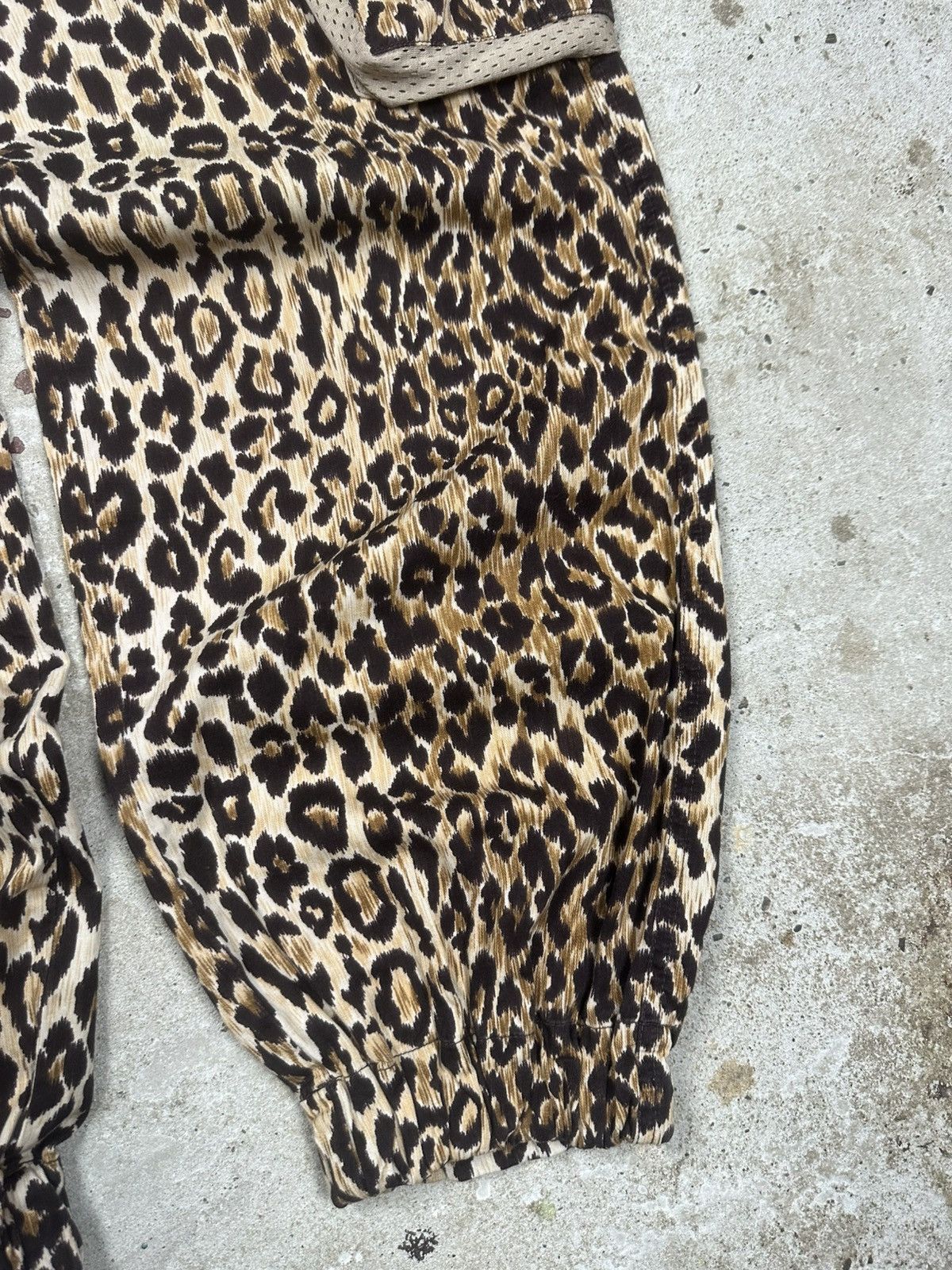 Dolce & Gabbana 2000s Dolce & Gabbana Leopard Print Baggy Cargo Pants Size 32" / US 10 / IT 46 - 5 Thumbnail