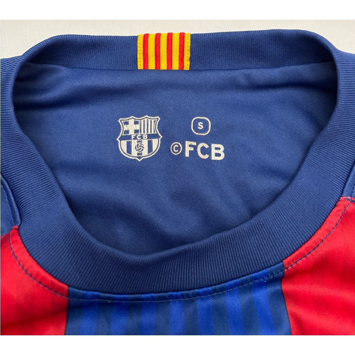 Other MESSI Barcelona Unicef Football Soccer Jersey | Men's Small Size US S / EU 44-46 / 1 - 5 Thumbnail
