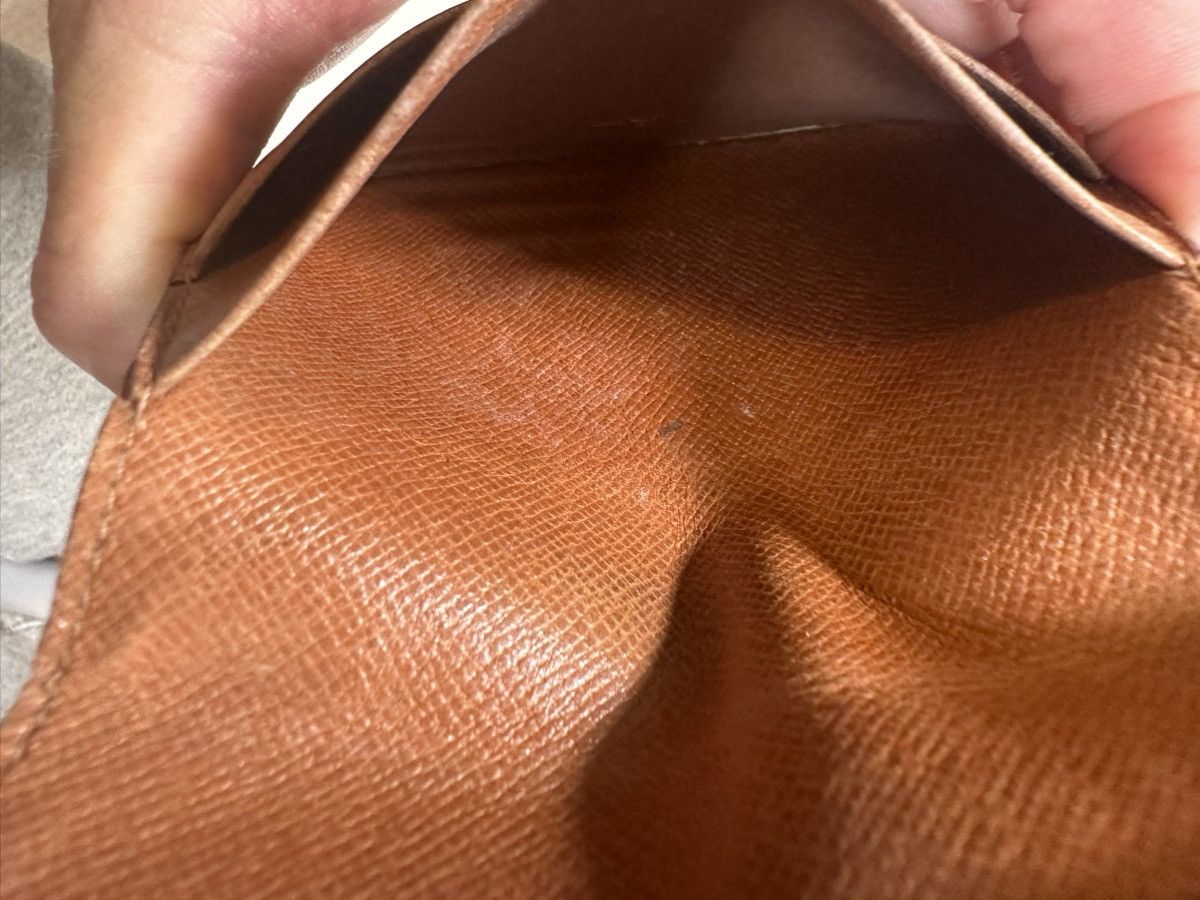LOUIS VUITTON Epi Bi Fold Card Holder