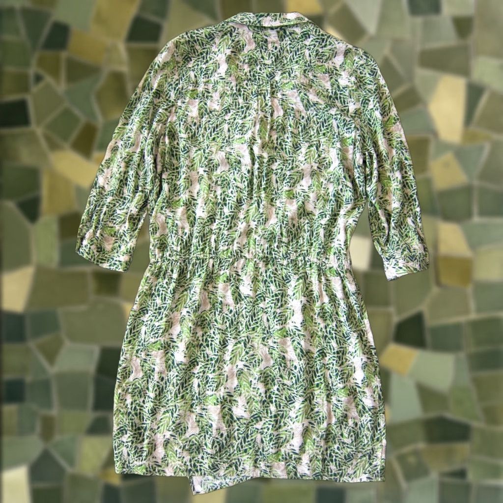 Vintage CAbi 100% Rayon Green Floral 3/4 Sleeve Collared Shirt Sheath Dress Medium Shirt Dress Womens Green Floral 100% Rayon Size M / US 6-8 / IT 42-44 - 1 Thumbnail