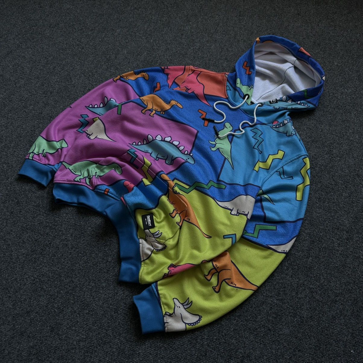 Le Grande Bleu (L.G.B.) VTG Fresh Hoods Hoodie Dragon Overprinted Size S Y2K 00s USA Size US S / EU 44-46 / 1 - 1 Thumbnail