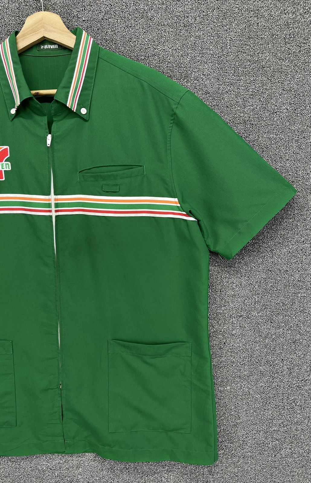 Japanese Brand Vintage 90's 7 ELEVEN Uniform Workwear Zip Up Jacket Size US L / EU 52-54 / 3 - 6 Thumbnail