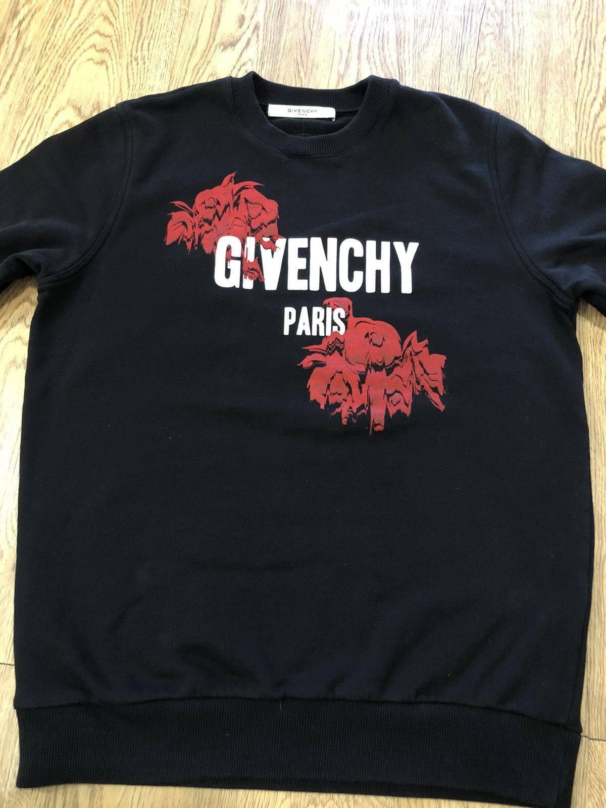 Givenchy Givenchy black roses sweatshirt Size US S / EU 44-46 / 1 - 3 Thumbnail