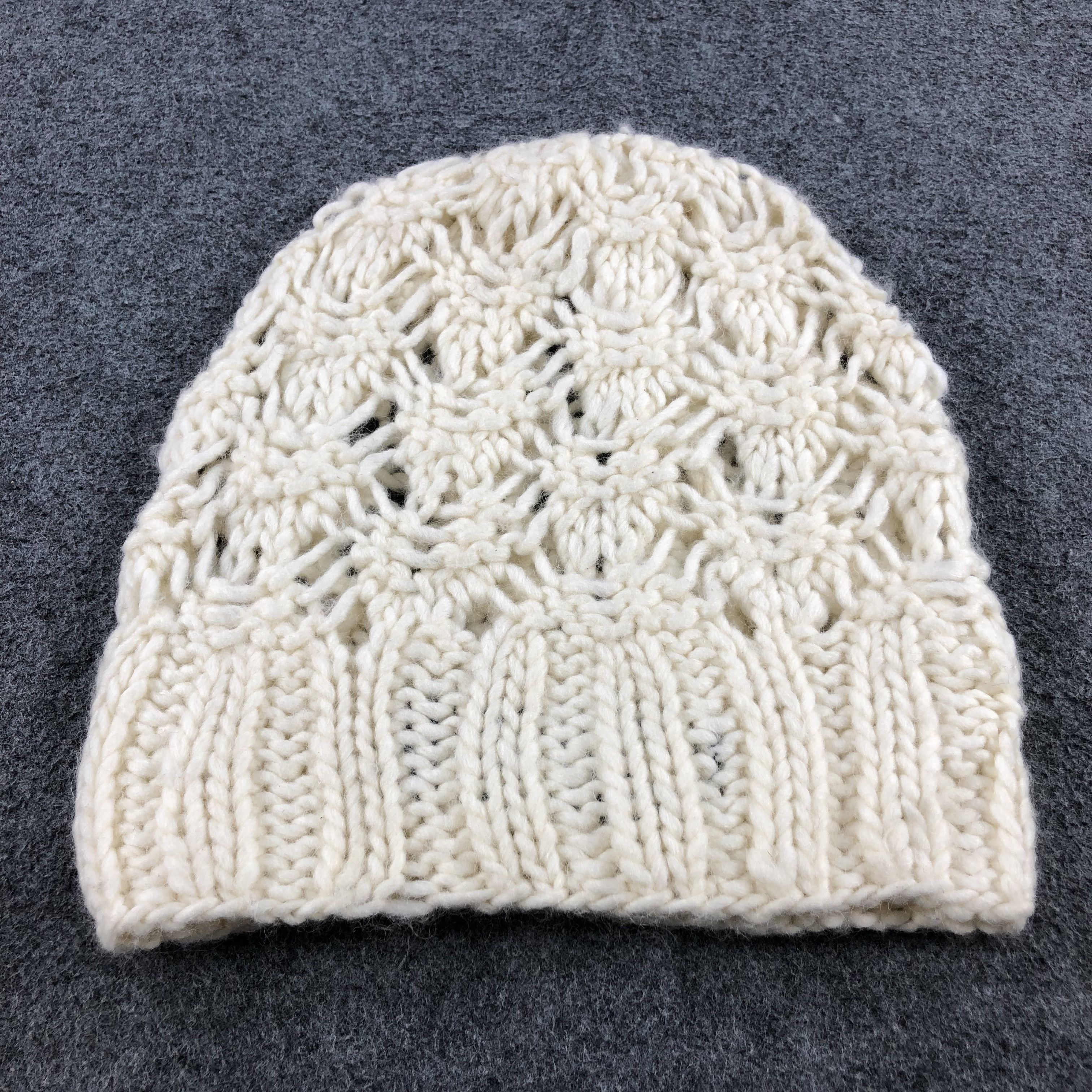 Vintage Unknown Knitted Beanie Snowcap Snow Hat Winter Hat B179 Size ONE SIZE - 4 Thumbnail