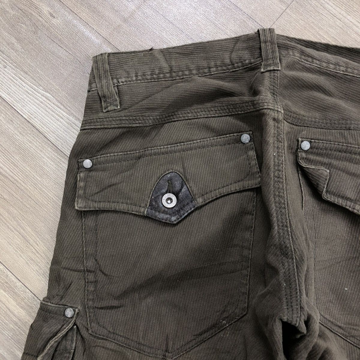 Japanese Brand × Nicole Club 2000s Hideaways Nicole Club OG Cargo Pants Size US 30 / EU 46 - 12 Thumbnail