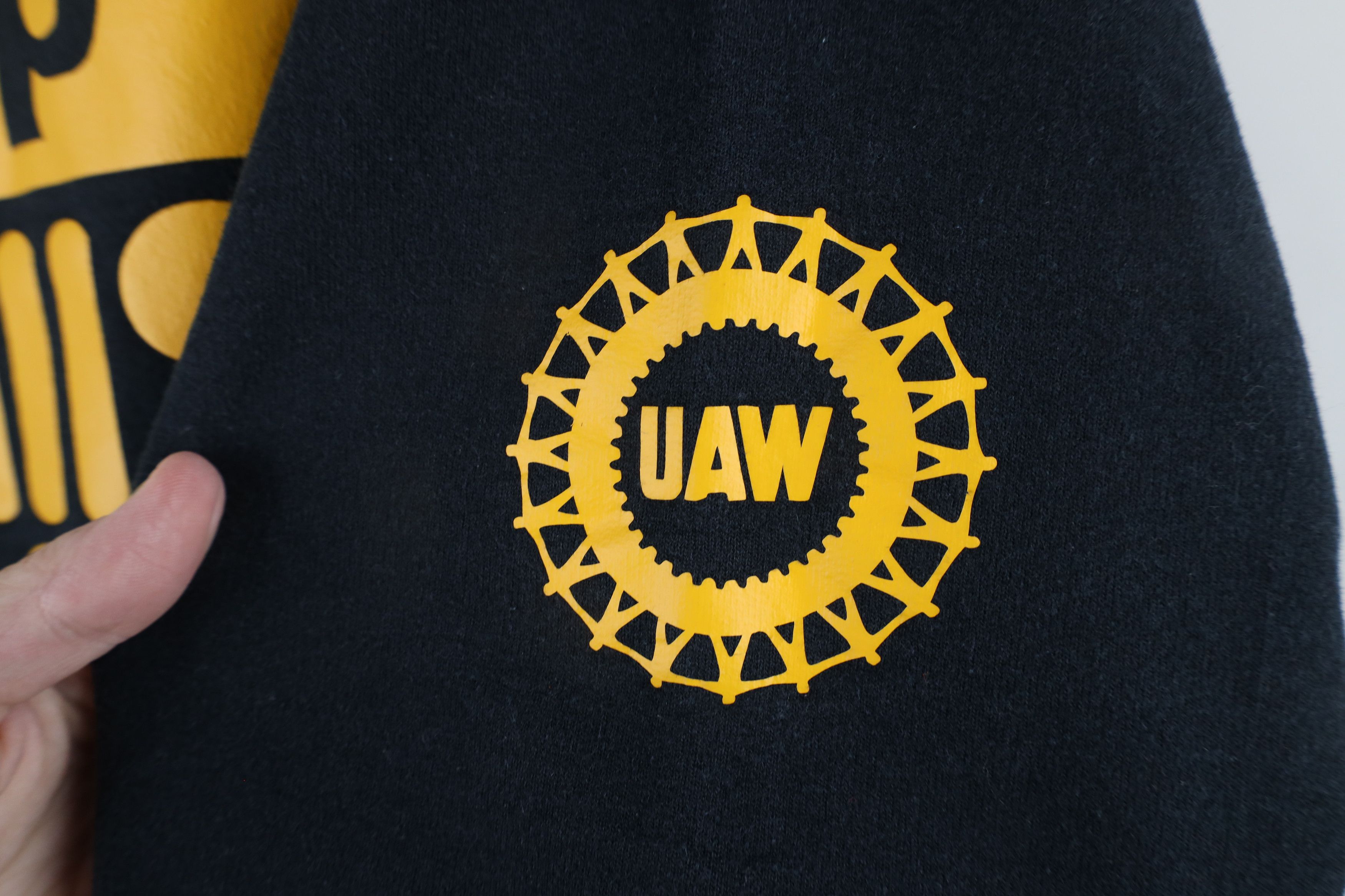 Vintage Vintage 90s UAW Jeep Toledo Ohio Hoodie Sweatshirt Black USA Size US XL / EU 56 / 4 - 5 Thumbnail