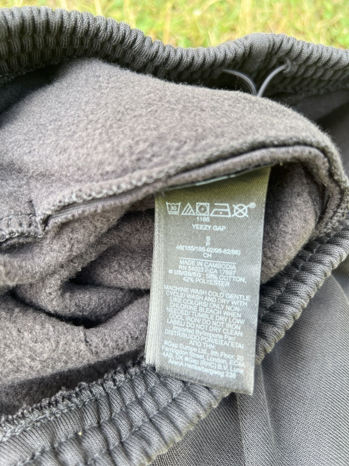 Balenciaga × Gap × Kanye West Yeezy Gap Balenciaga Sweatpants Black Size Small Size US 30 / EU 46 - 8 Thumbnail