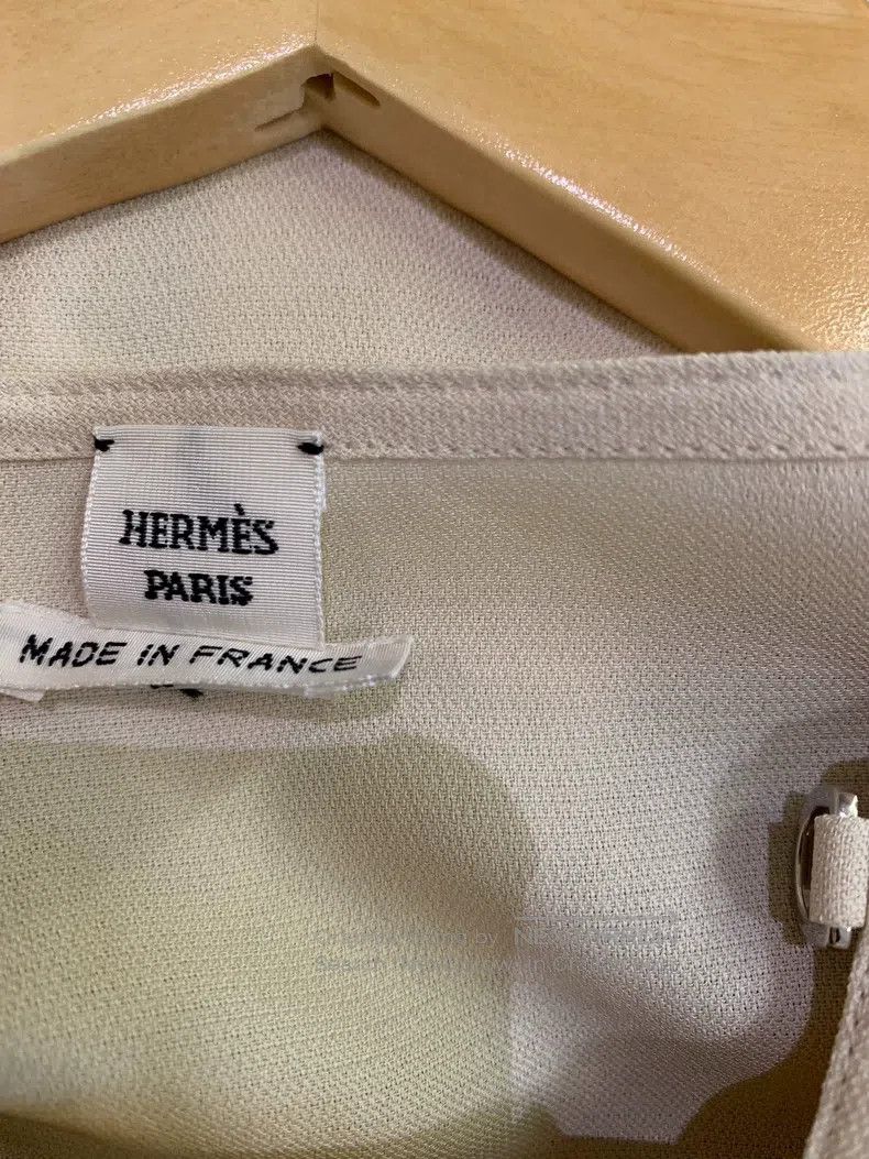 Hermes Hermes White Top with Tie Design, Decorated with Braided R Size XS / US 0-2 / IT 36-38 - 4 Thumbnail