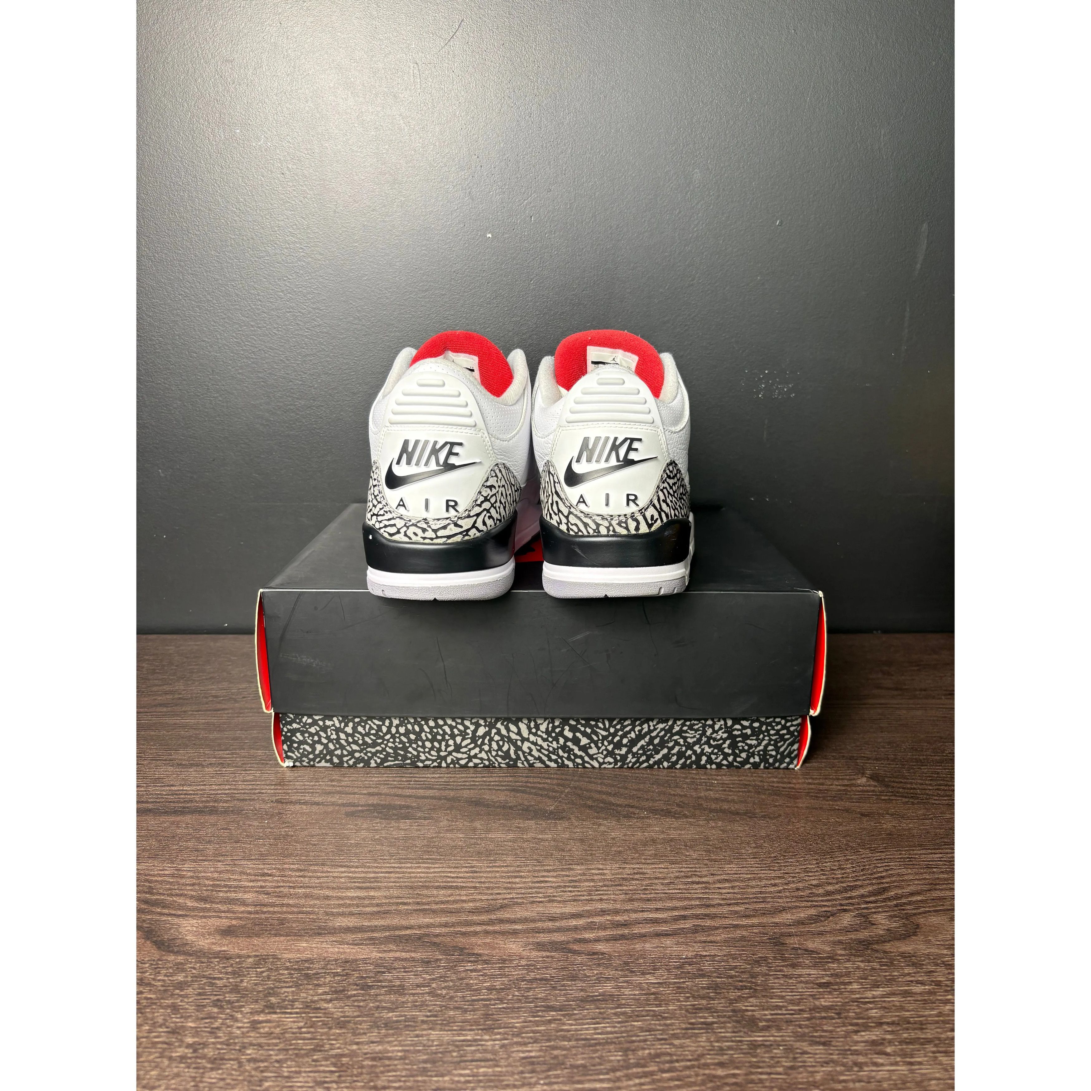 Jordan Brand Air Jordan 3 Retro "White Cement" '88 Dunk Contest (2013) **PRE-OWNED** - 9.5M Size US 9.5 / EU 42-43 - 4 Thumbnail