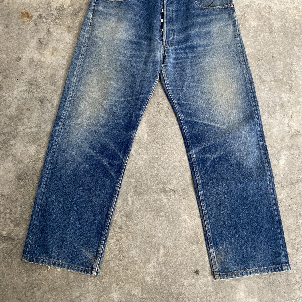 Levi's Size 39x30 Vintage 1993 Levis 501 Faded Blue Denim Jeans Size US 39 - 4 Thumbnail