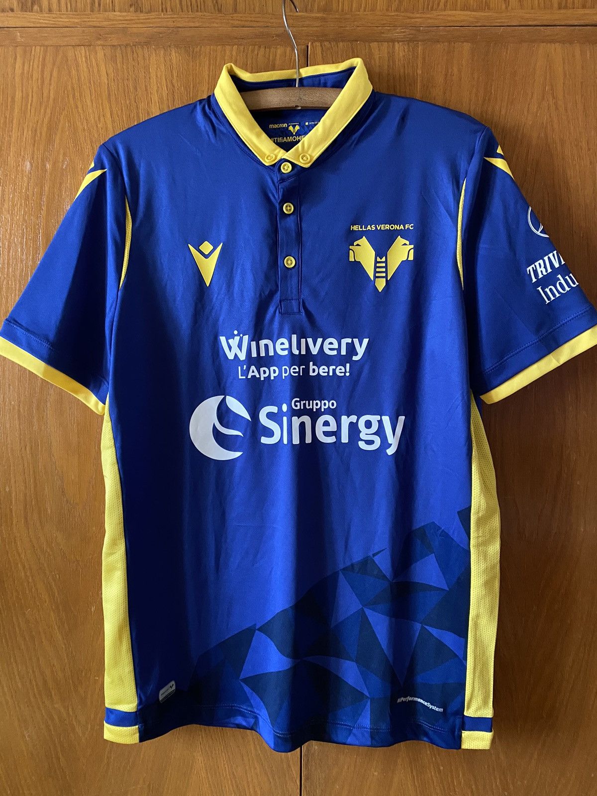 Macron Macron Hellas Verona 2020/2021 football jersey Size US M / EU 48-50 / 2 - 8 Thumbnail