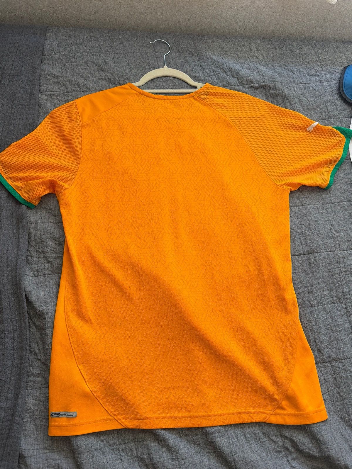 Puma Vintage Ivory Coast 2010/11 Away Jersey - Puma Size US M / EU 48-50 / 2 - 2 Thumbnail