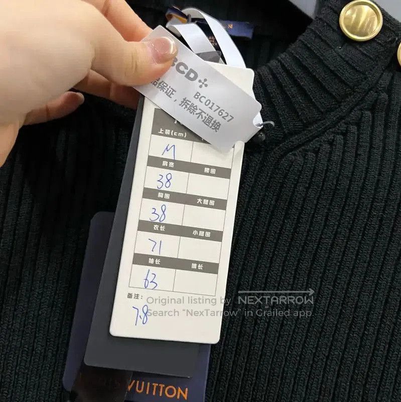 Louis Vuitton Louis Vuitton Black Wool Long Sleeve Sweater . Size M / US 6-8 / IT 42-44 - 4 Thumbnail