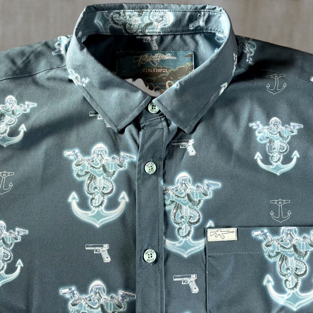 Nautica Retro Rifle Mens Large Blue Glocktopus Octopus Nautical Stretch Button-Up Shirt Size US L / EU 52-54 / 3 - 1 Thumbnail