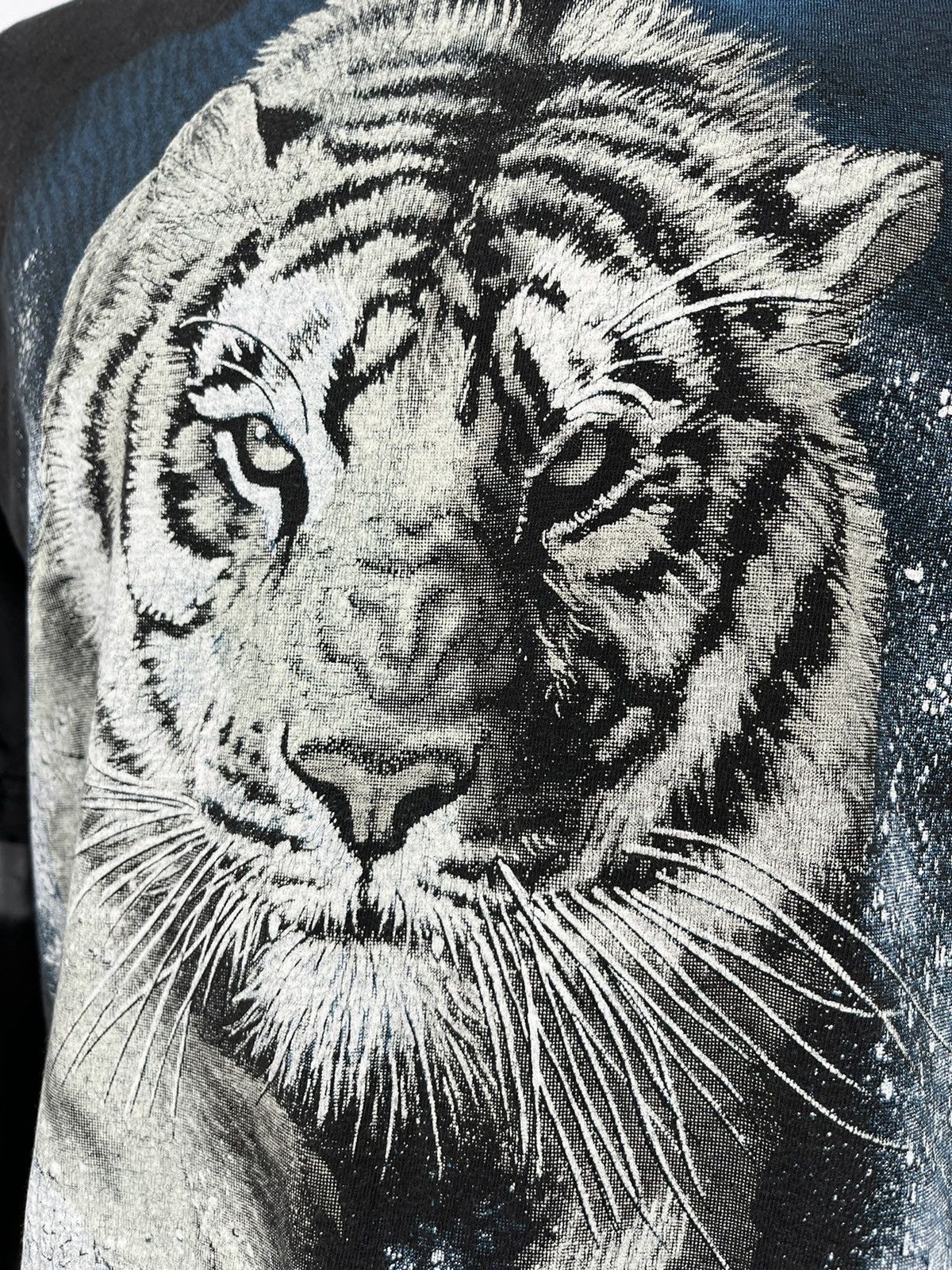 Vintage Vintage Y2K 90s Tiger Face Boxy Fit Tee Zip It London Size US L / EU 52-54 / 3 - 7 Thumbnail