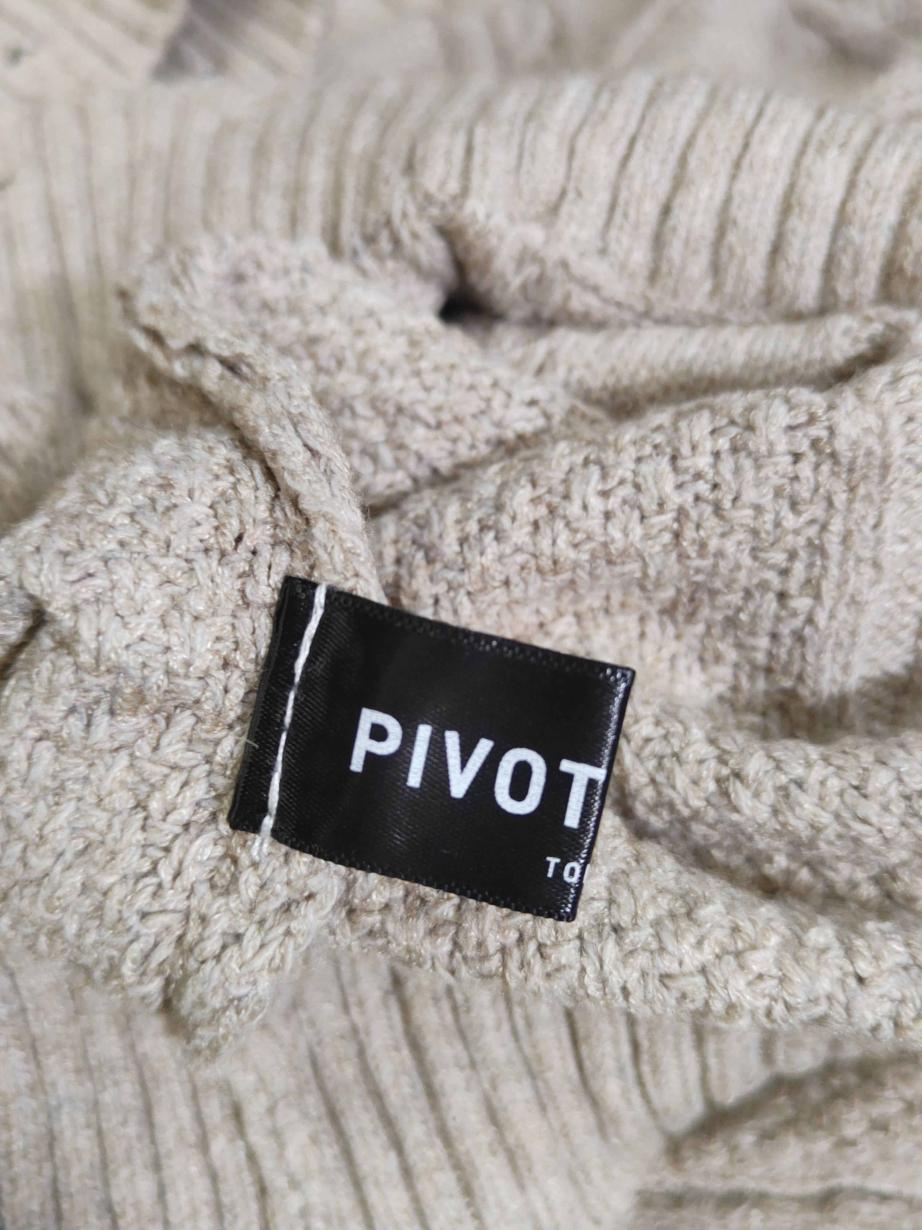 Aran Isles Knitwear Pivot Door Beige Knitwear Sweatshirts #W1817 Size US L / EU 52-54 / 3 - 11 Thumbnail