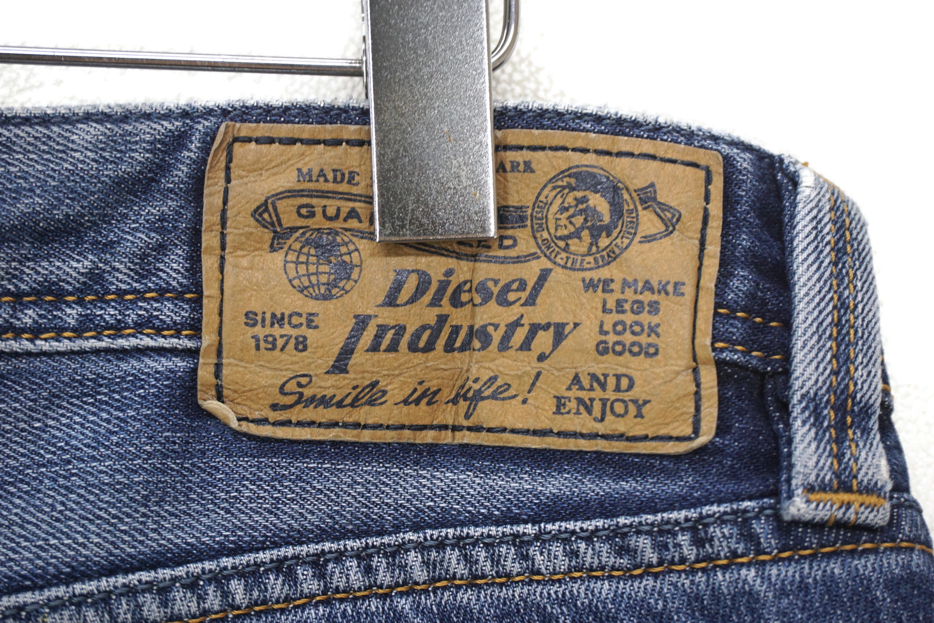 Diesel Diesel Jeans Size W36xL29 Larkee Low-Rise Ankle Denim Size US 33 - 10 Thumbnail