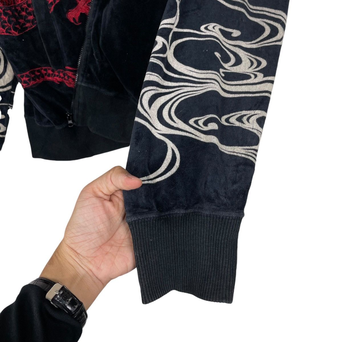 Japanese Brand 💥KARAKURI TAMASHI JAPAN SUKAJAN OVERPRINTED Size US L / EU 52-54 / 3 - 13 Thumbnail