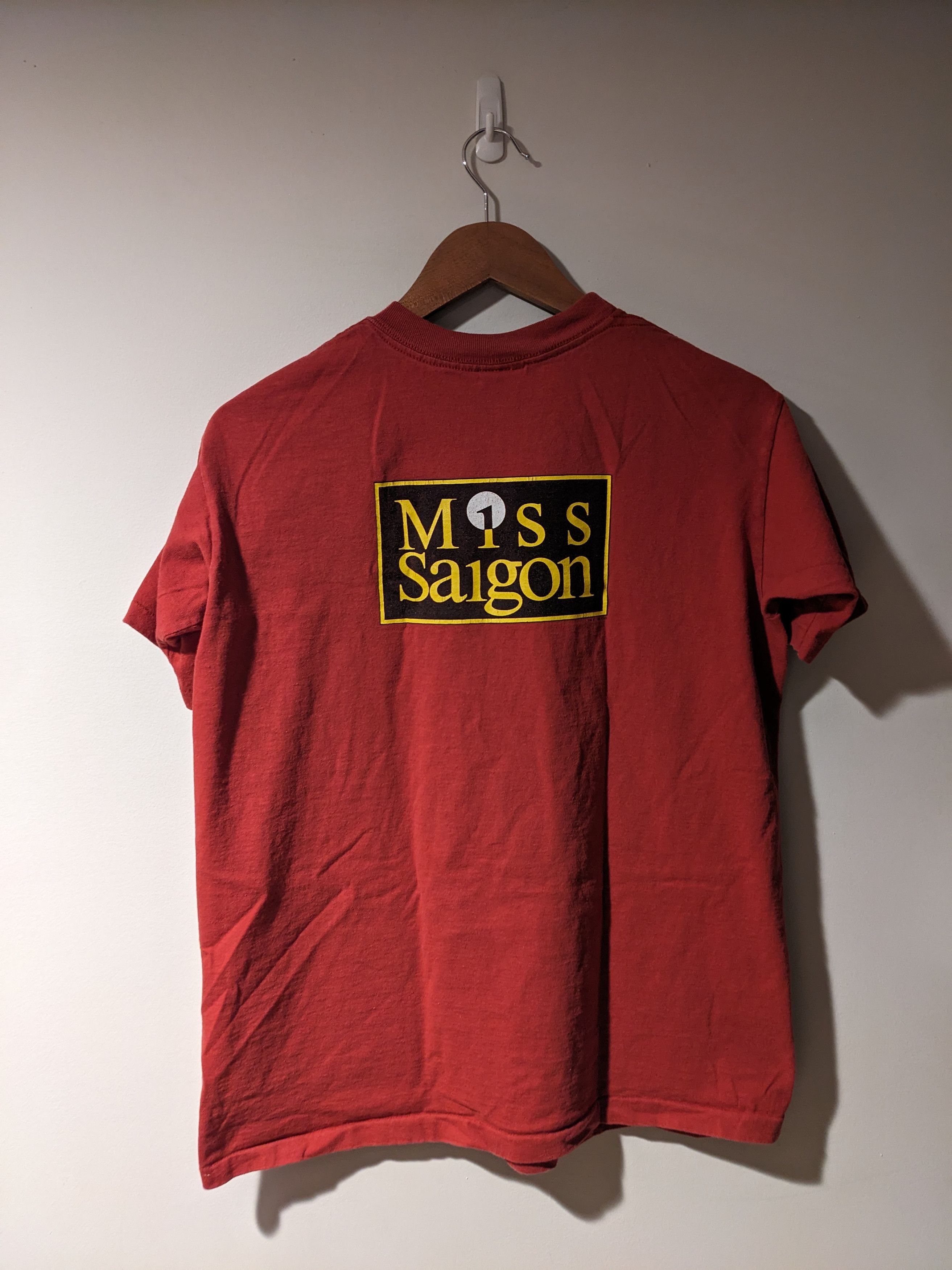 Vintage Vintage 1988 Miss Saigon Broadway Show Red Medium T-Shirt Size US M / EU 48-50 / 2 - 11 Thumbnail