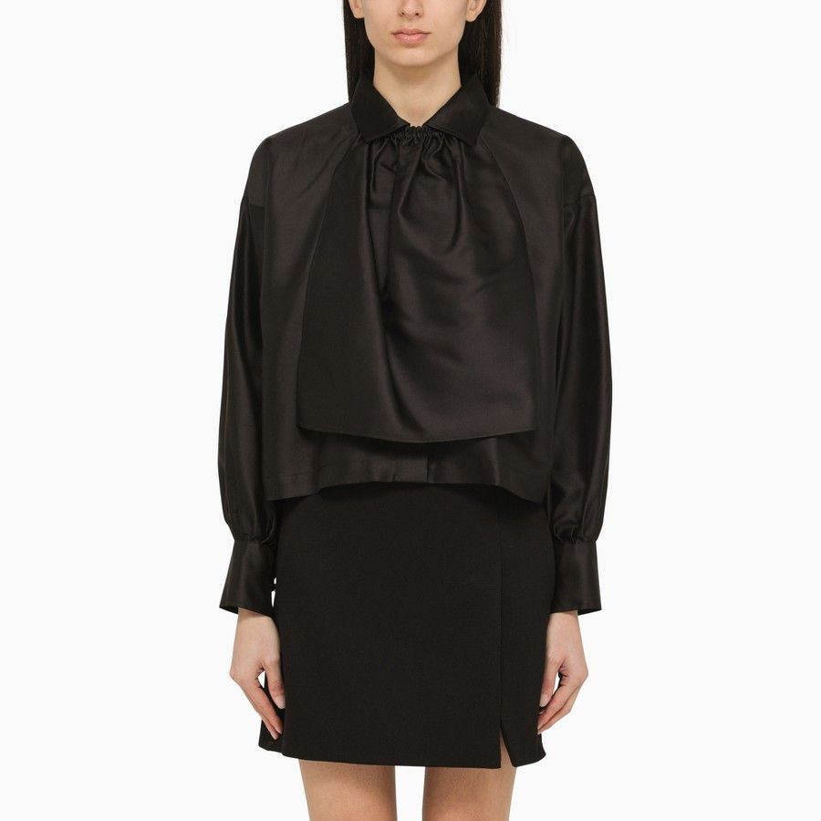 o1d2blof0824 Blouse in Black