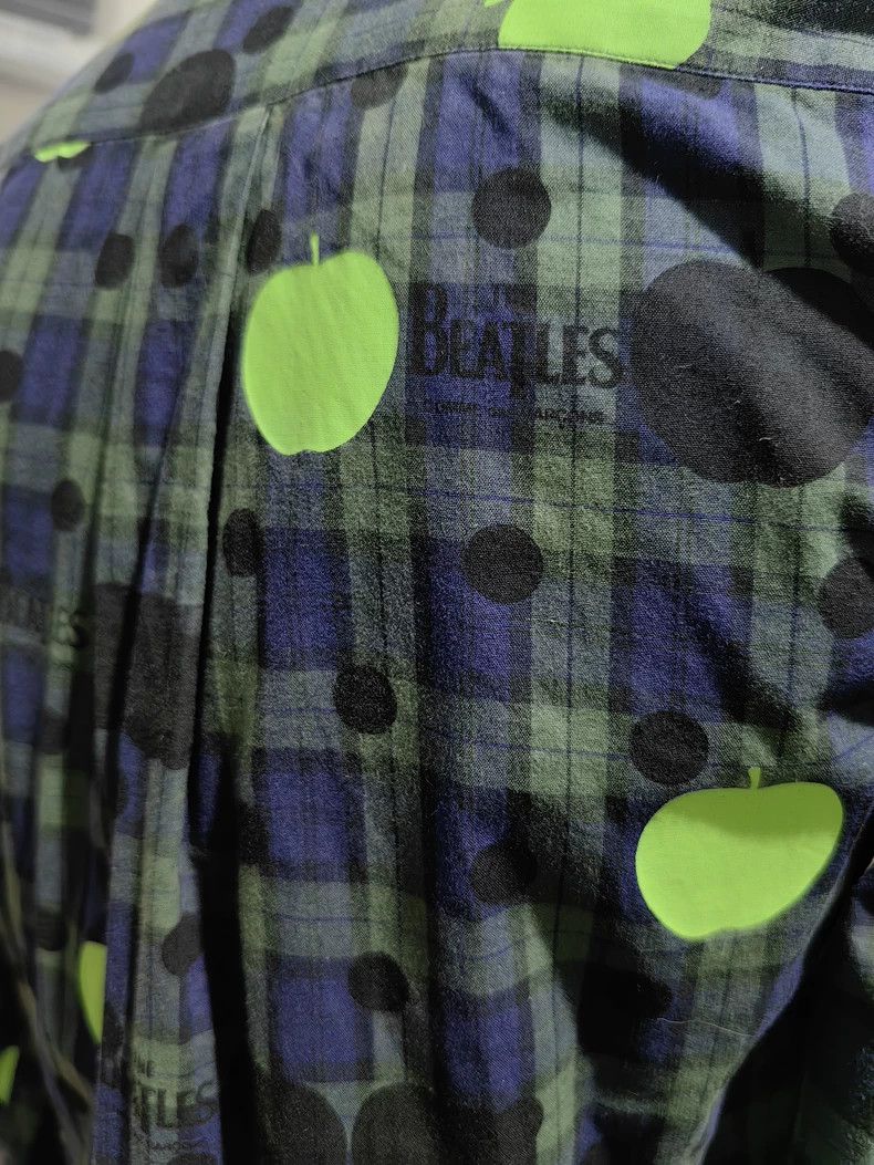 Comme des Garcons Comme Des Garcons The Beatles' Co-Branded Green Apple Prin Size US S / EU 44-46 / 1 - 7 Thumbnail