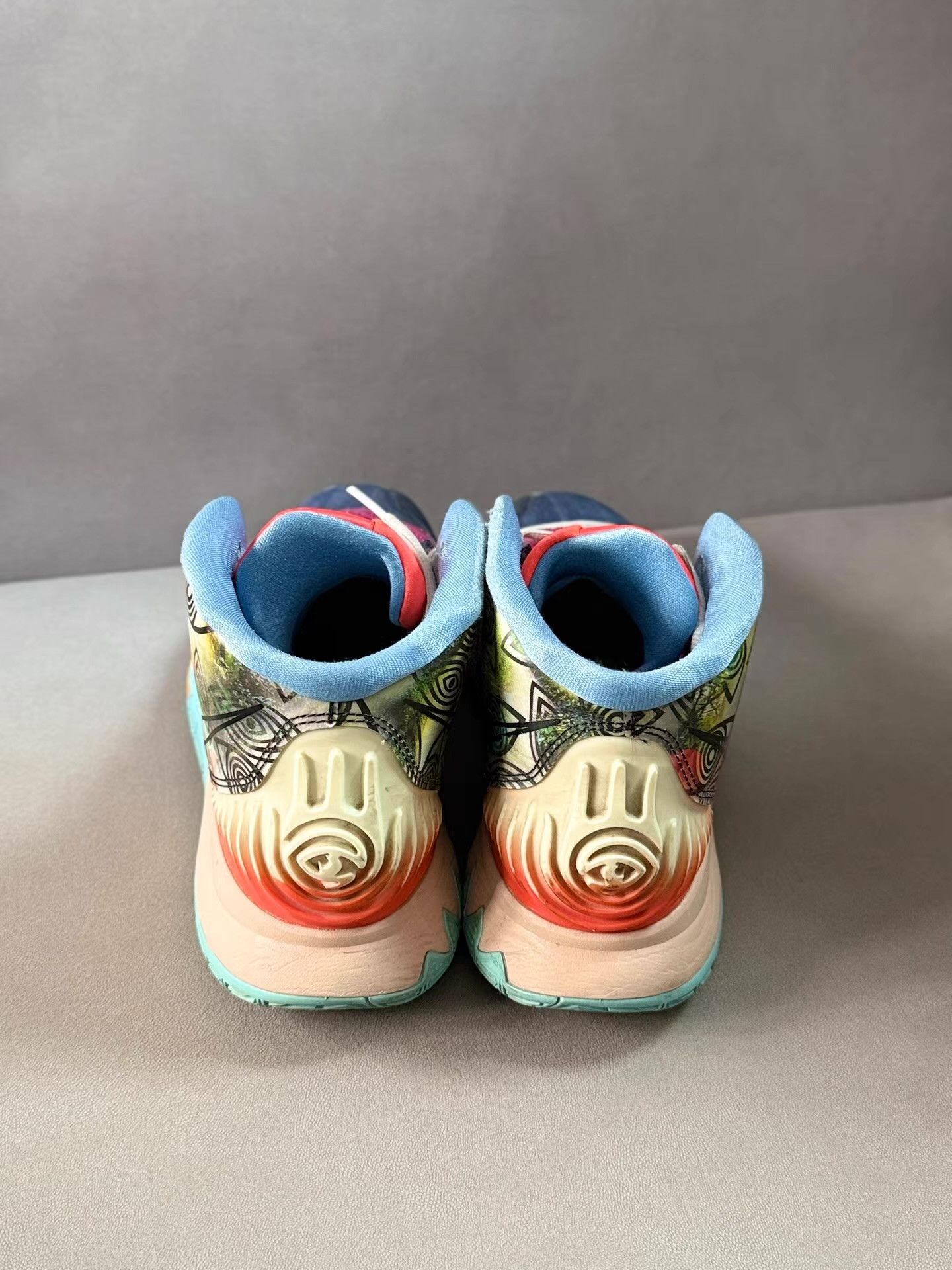 Nike Nike Kyrie 6 Pre-Heat "Heal The World"basketball shoes。Ｑ20 Size US 10 / EU 43 - 7 Thumbnail