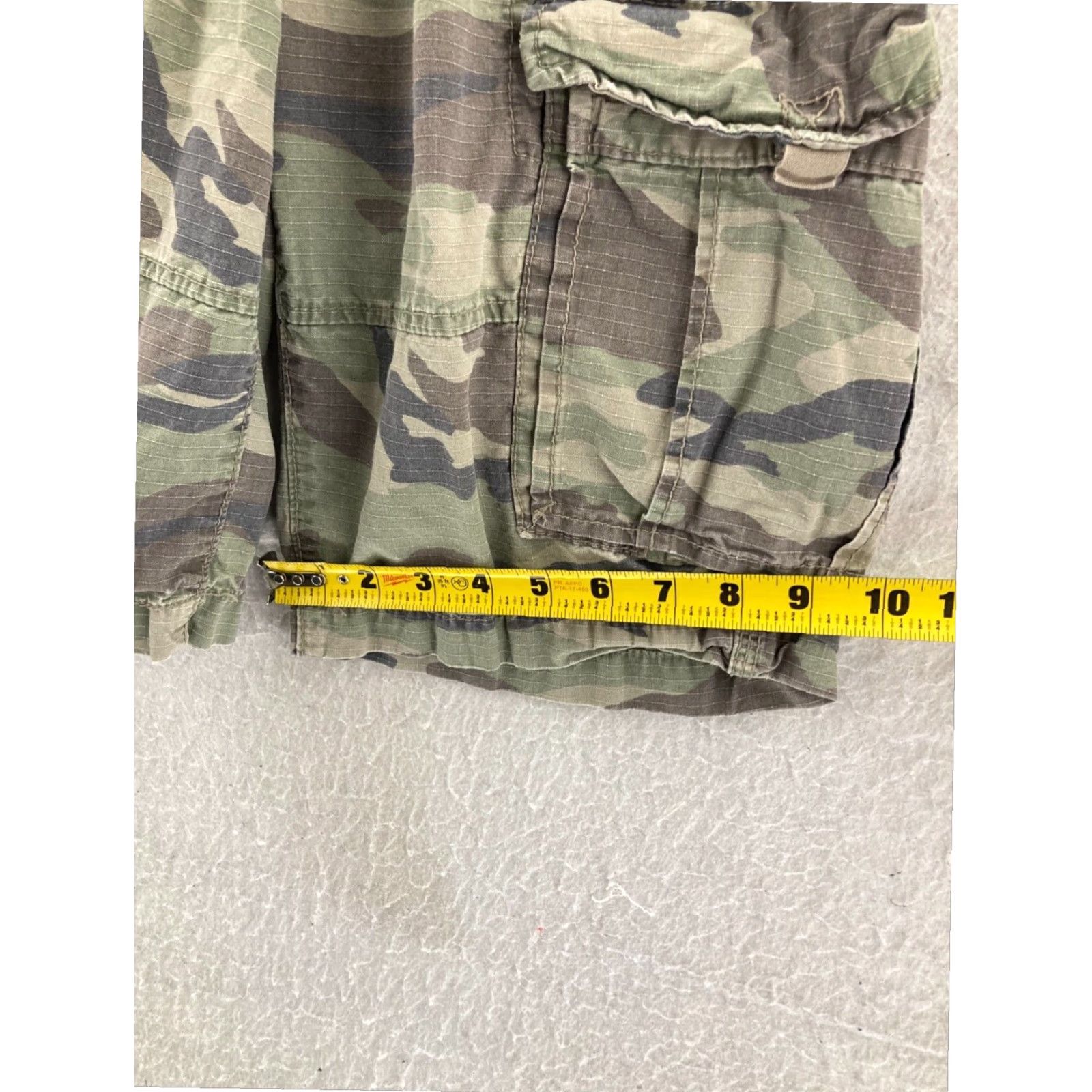 American Eagle Outfitters American Eagle Outfitters Cargo Shorts Men's 26 Multicolor Camouflage Cotton Blend Size US 26 / EU 42 - 5 Thumbnail
