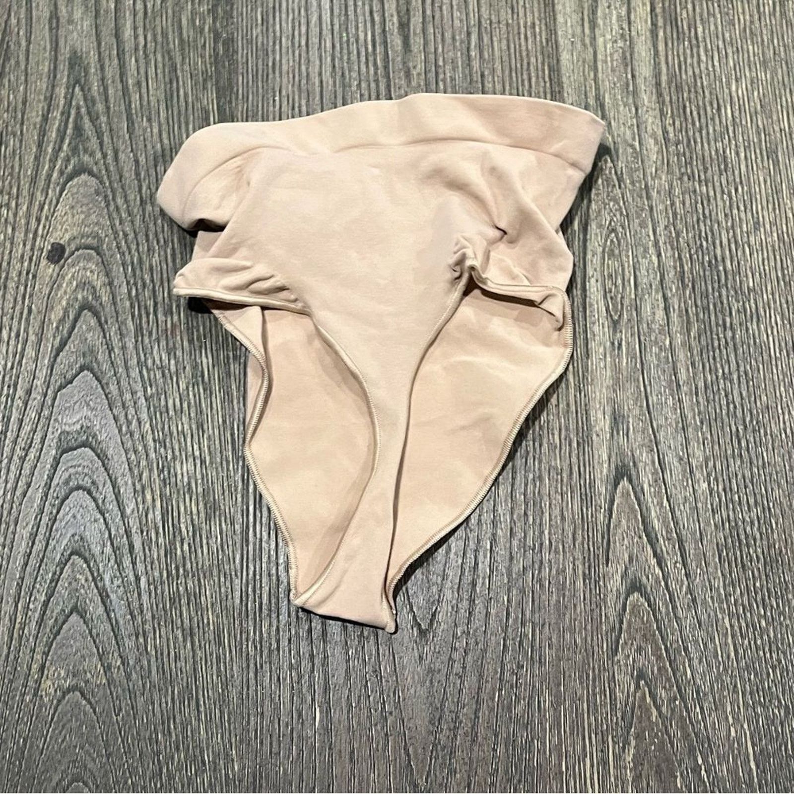 SKIMS NWOT Skims Seamless Sculpt Mid Waist Thong Brief Shapewear M Size ONE SIZE - 3 Thumbnail