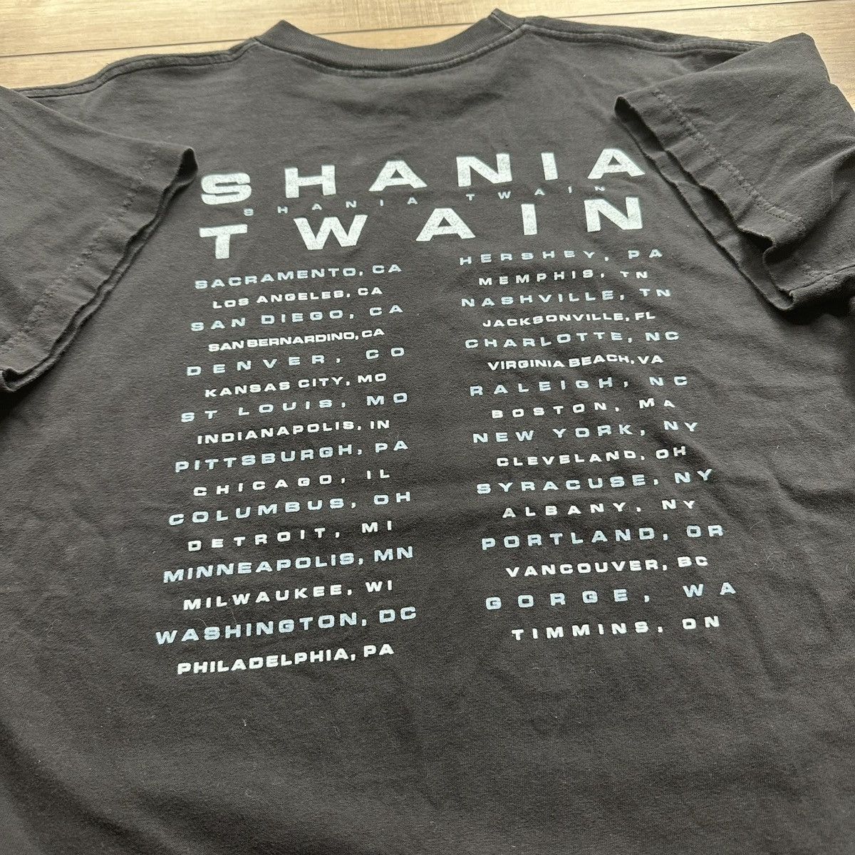 Other Vintage 1999 Shania Twain Come on Over Tour Tee Size US M / EU 48-50 / 2 - 6 Thumbnail