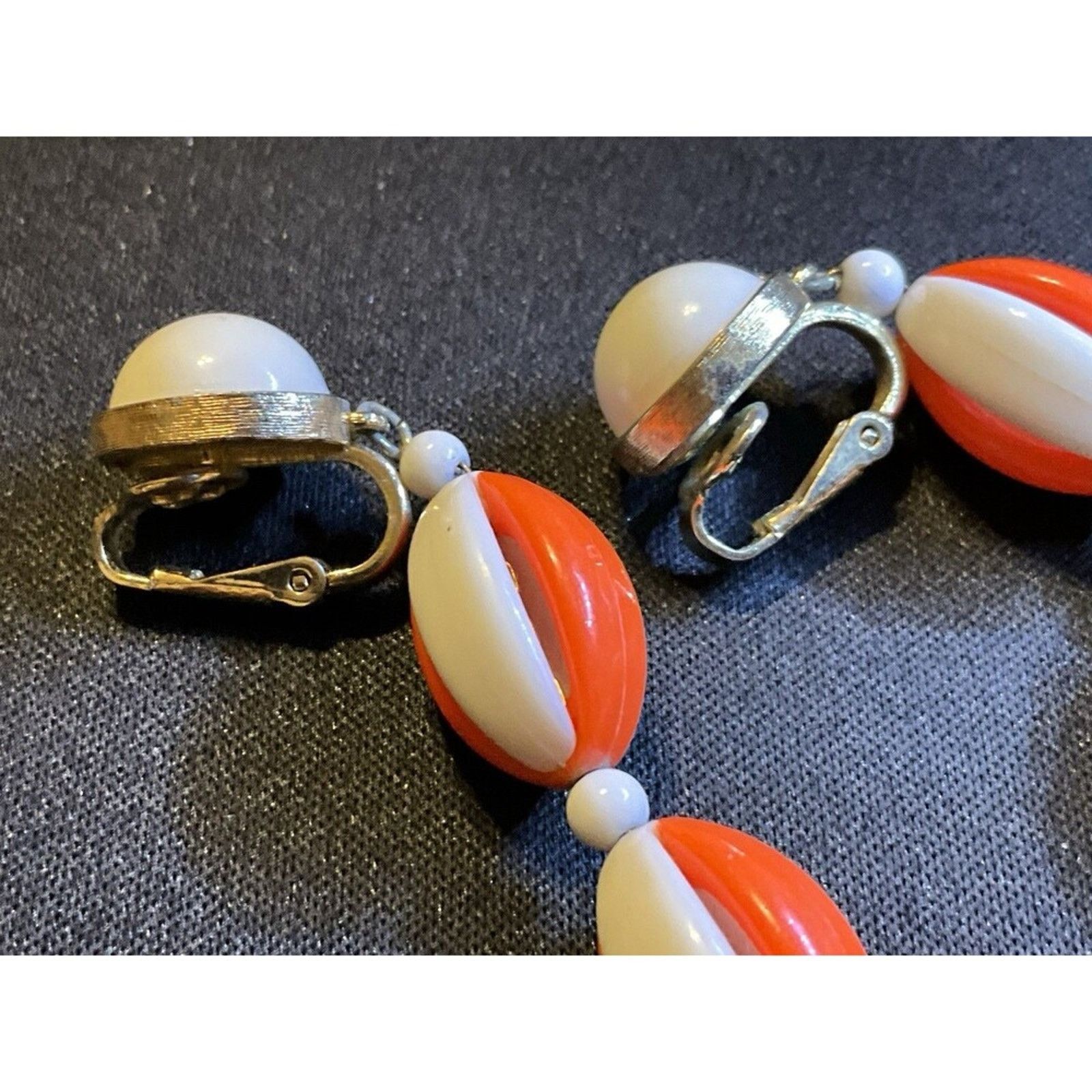 Other Rare Trifari Lucite Orange White Dangle Clip On Earrings Size ONE SIZE - 3 Thumbnail