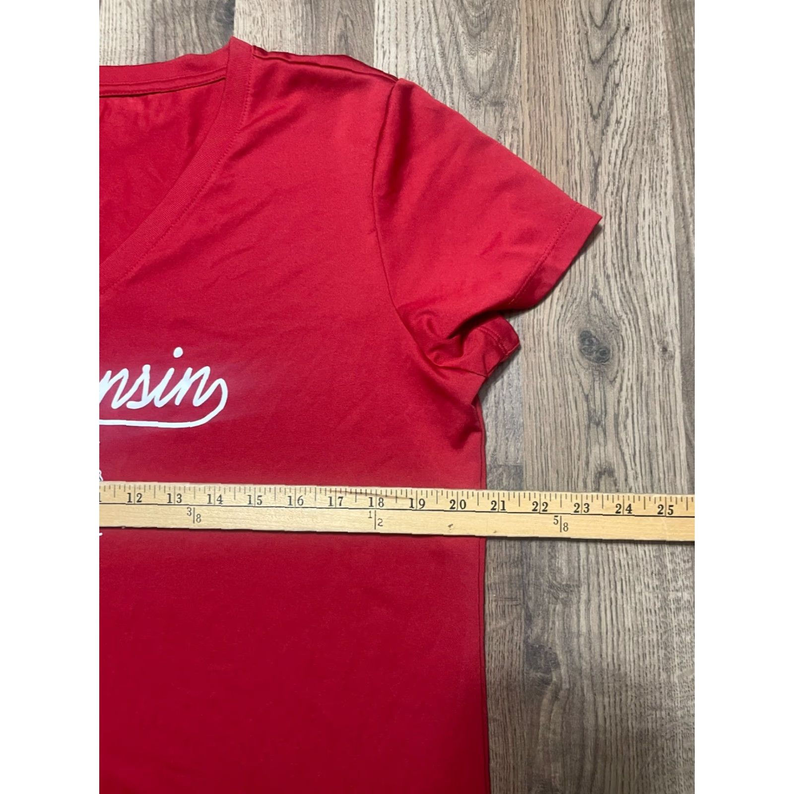 Under Armour Under armour Shirt Womens Red Wisconsin Badgers T-Shirt V-Neck Short Sleeve 2XL Regular Size XXL / US 16-18 / IT 52-54 - 4 Thumbnail