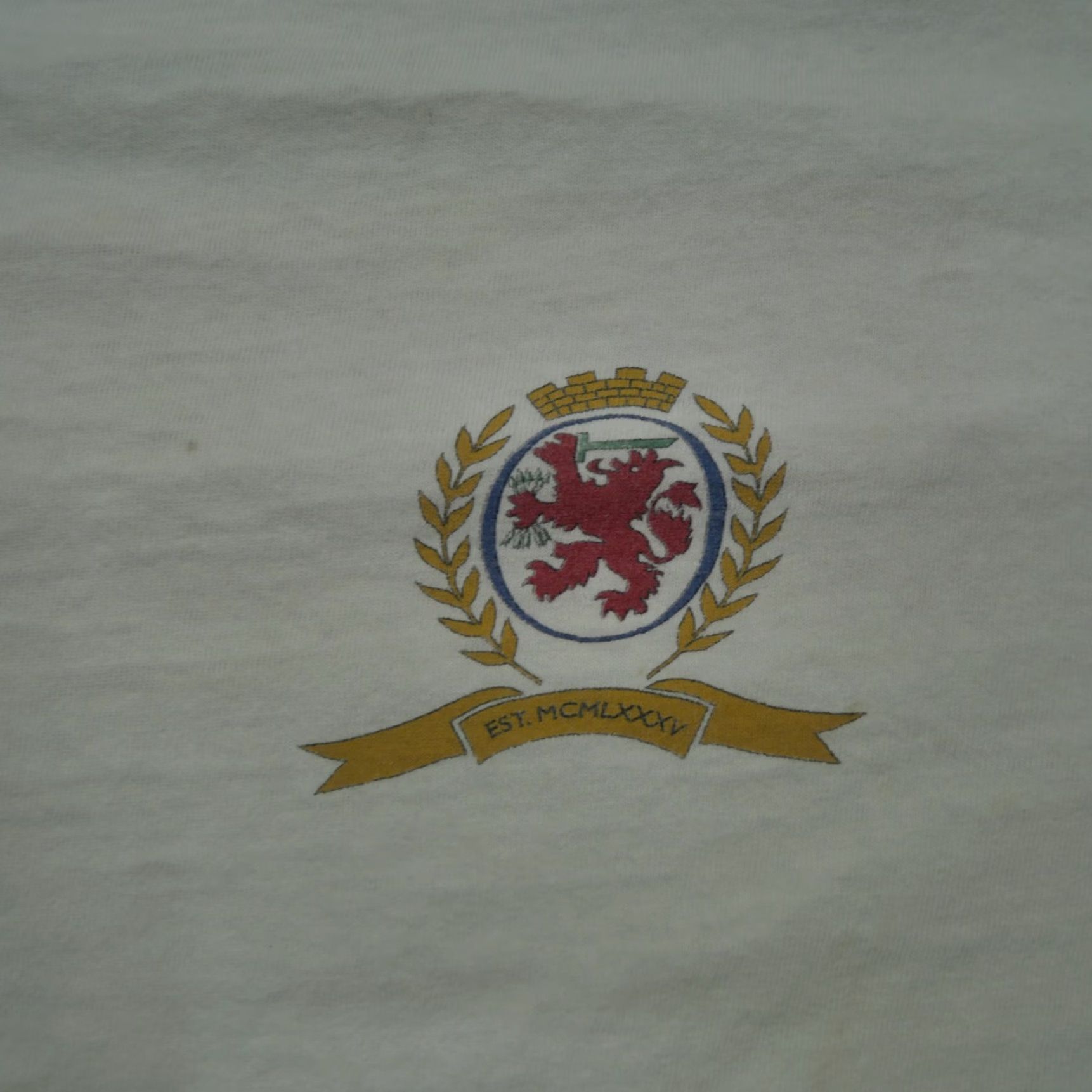 Tommy Hilfiger VINTAGE Tommy Hilfiger T Shirt Adult XL White Distressed Grunge Big Logo 90s Mens Size US XL / EU 56 / 4 - 7 Thumbnail