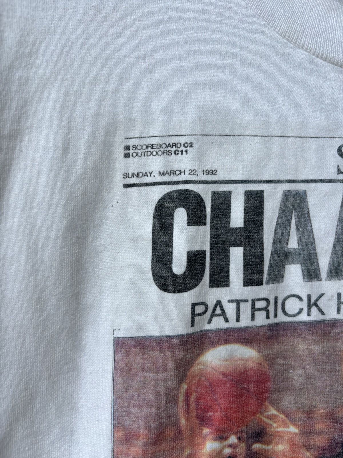 NBA Vintage Patrick Henry 'Newspaper' T-shirt ©️1992 Size US XL / EU 56 / 4 - 3 Thumbnail