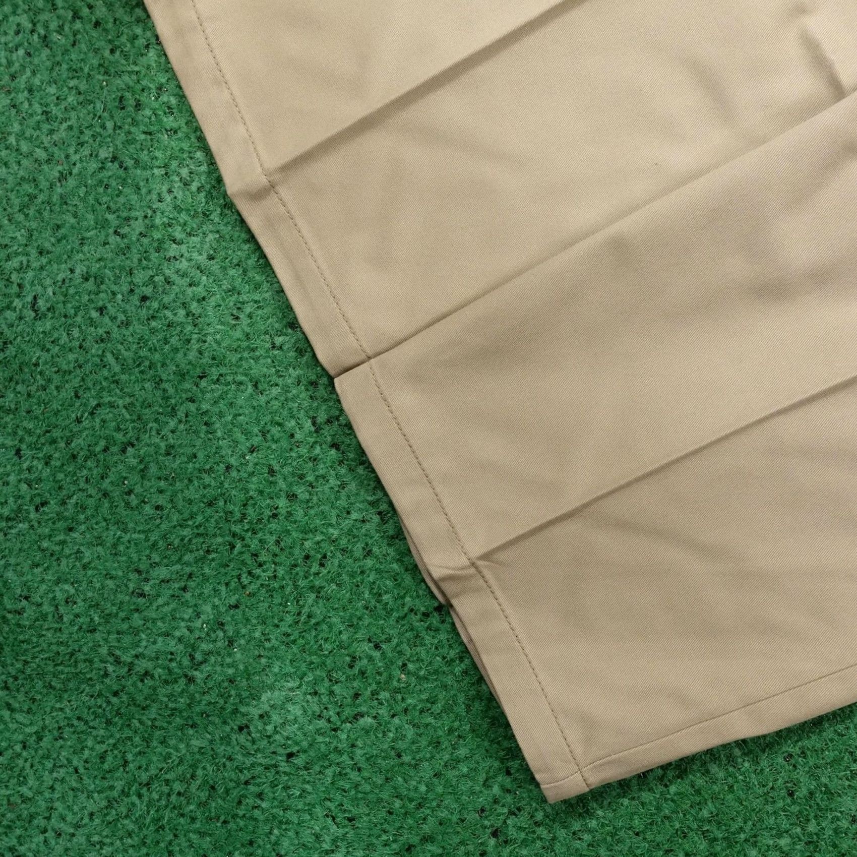 Vintage St John's Bay Pants Khakis 34x32 Beige Classic Fit Flat Front Easy Care Mens Pants Adjustable Waist Pocketless? No. Size US 34 / EU 50 - 4 Thumbnail