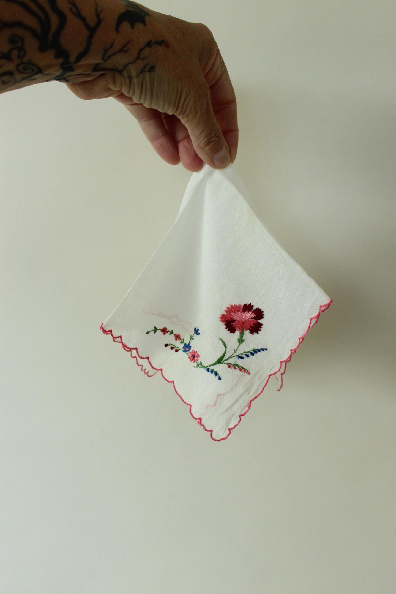 Vintage Vintage White Handkerchief, Embroidered Flower Cotton Hankie Size ONE SIZE - 10 Thumbnail