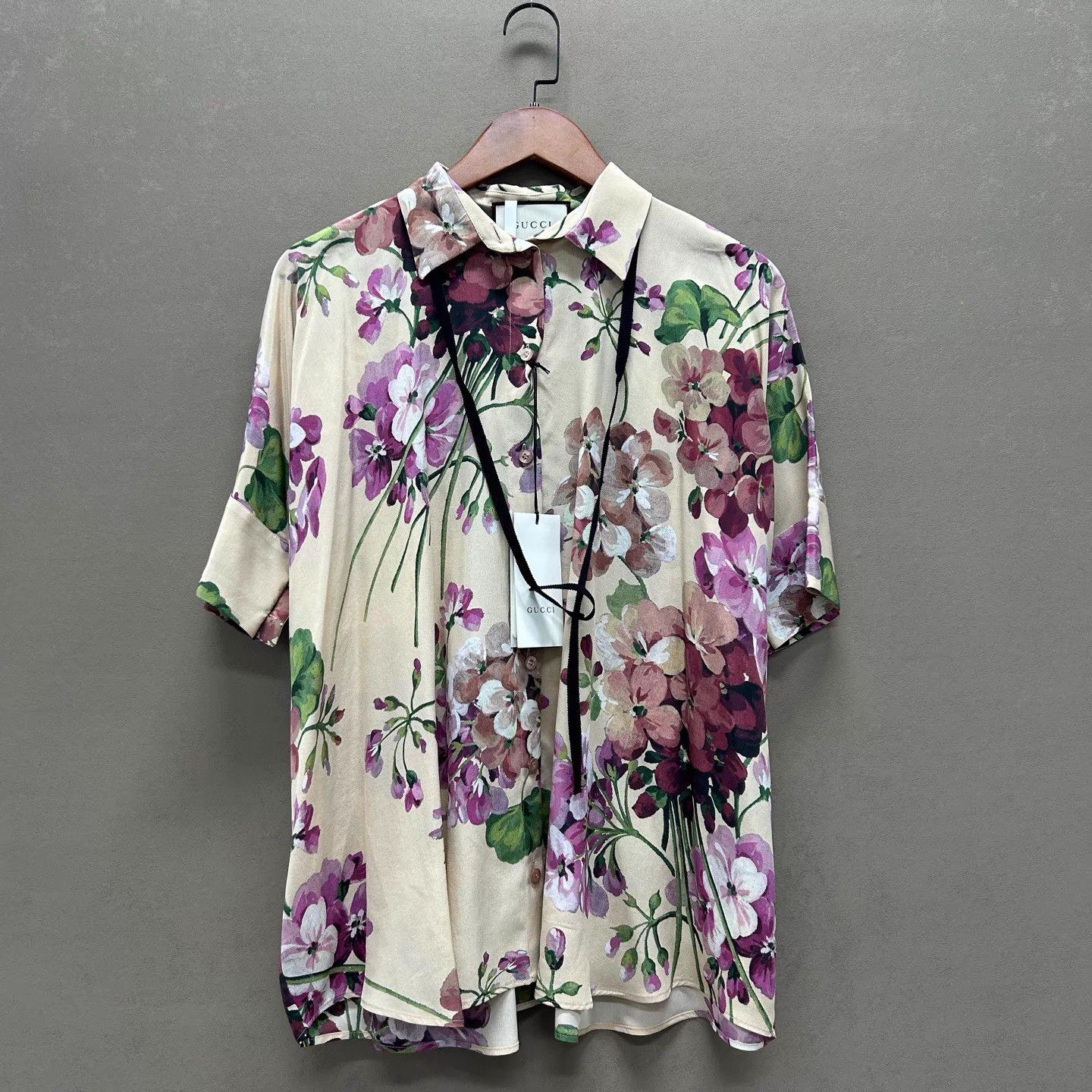 Gucci Gucci white silk full floral shirt NWT size 40 Size S / US 4 / IT 40 - 1 Thumbnail