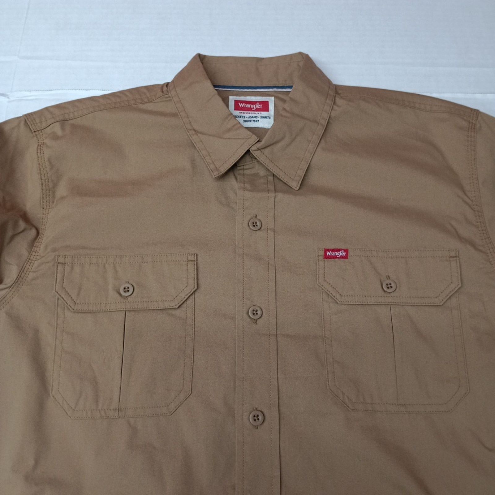 Wrangler Wrangler Big Men's Relaxed Fit Woven Shirt Size L Brown Size US L / EU 52-54 / 3 - 4 Thumbnail