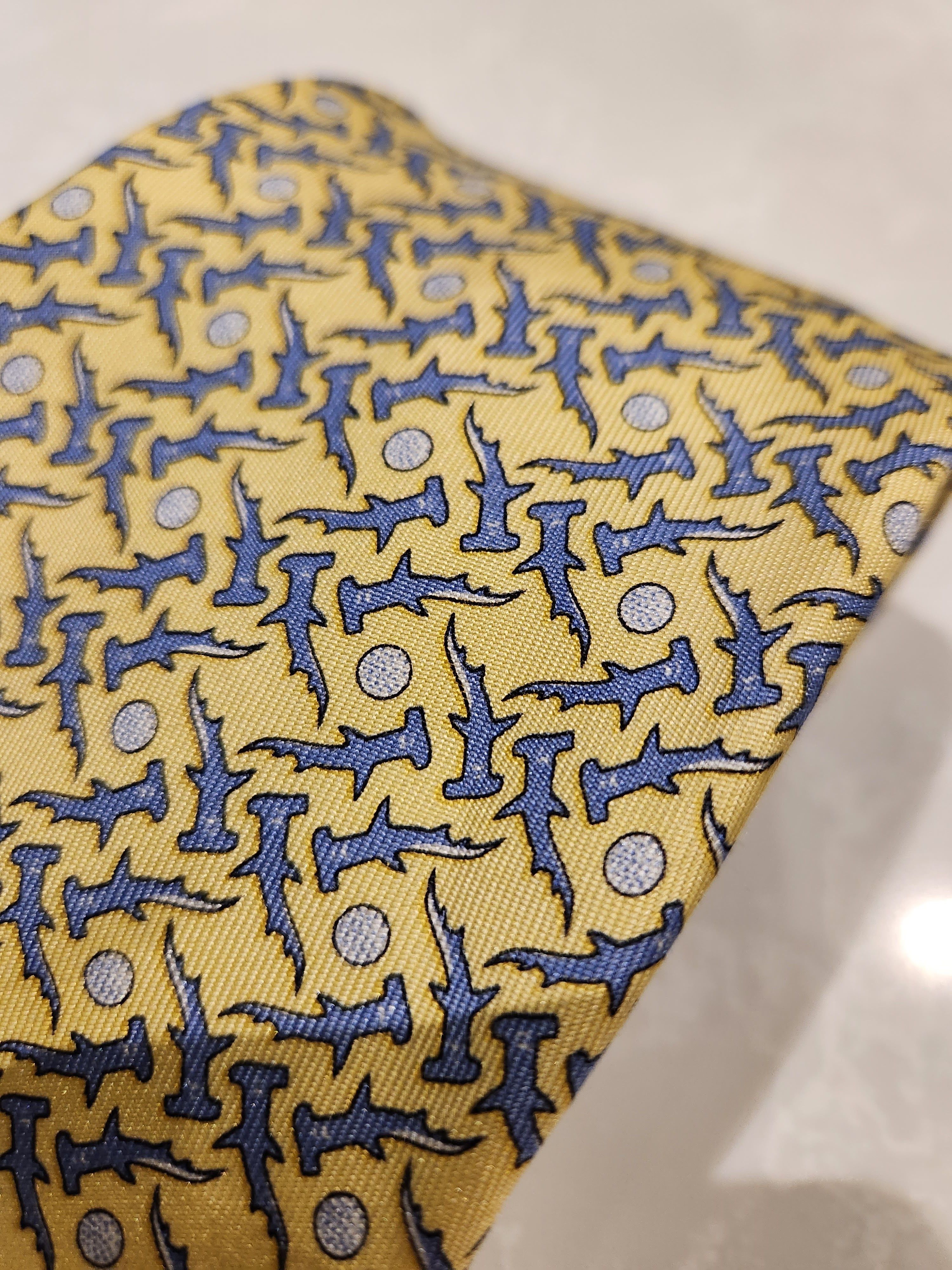 Vineyard Vines Custom Collection Yellow Golf Pattern Silk Tie Size ONE SIZE - 2 Thumbnail
