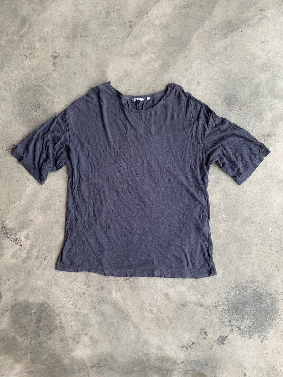 Tshirt Plain Uniqlo Undercover