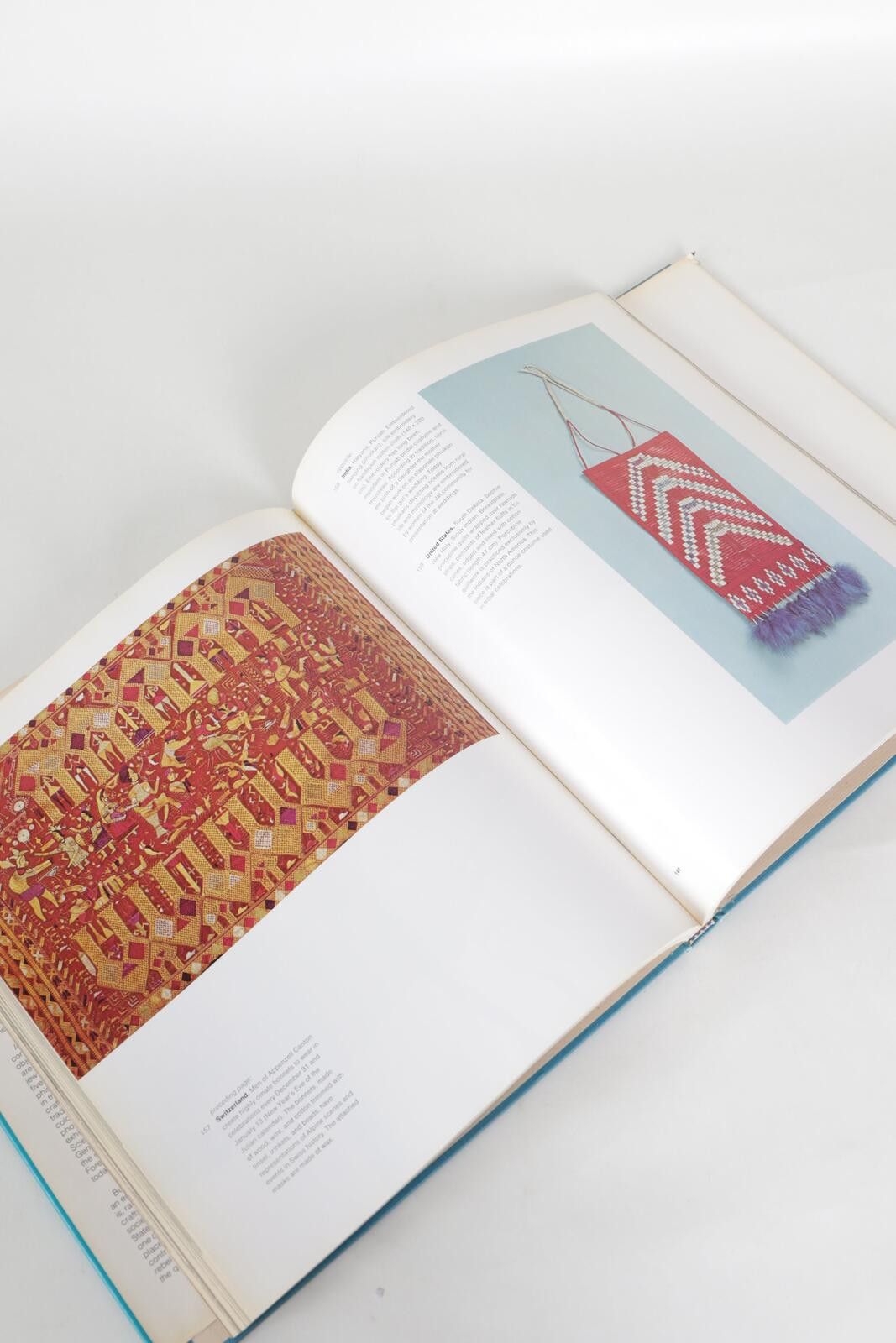 Other 74' In Praise Of Hands Contemporary Crafts Of The World Book Size ONE SIZE - 6 Thumbnail