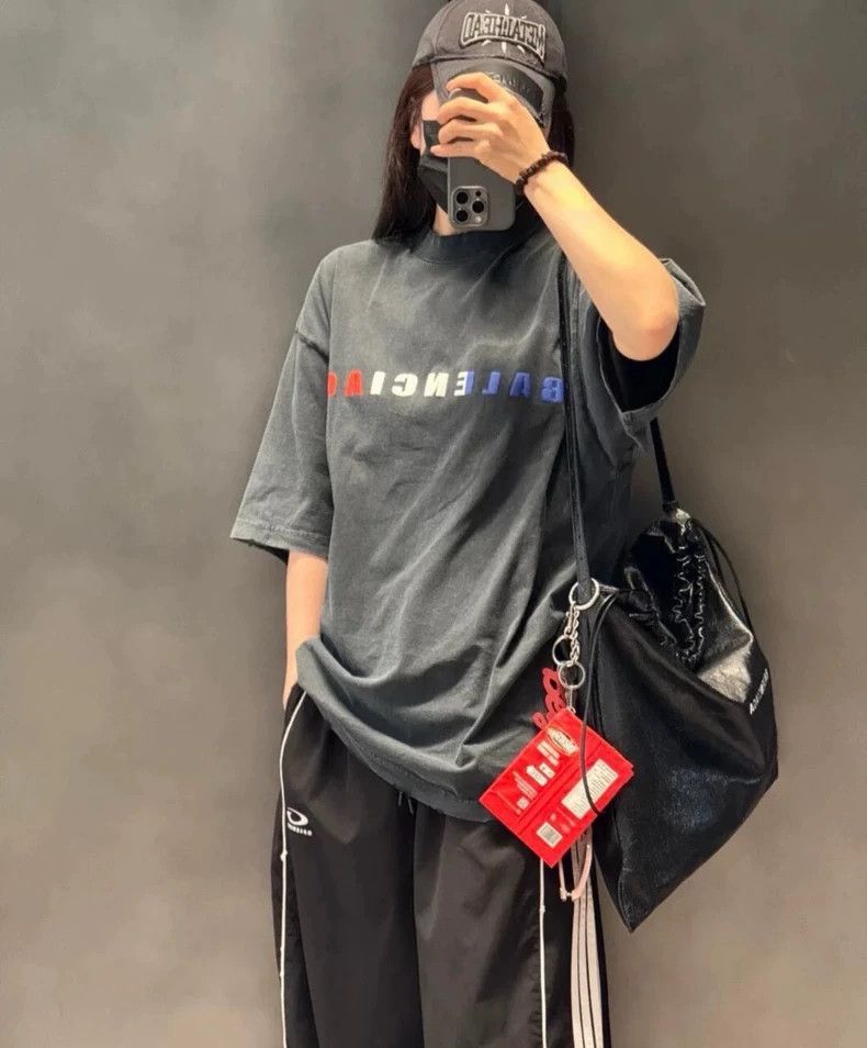 Balenciaga Balenciaga Short sleeve with gradient letters, XS code and Size US XS / EU 42 / 0 - 6 Thumbnail