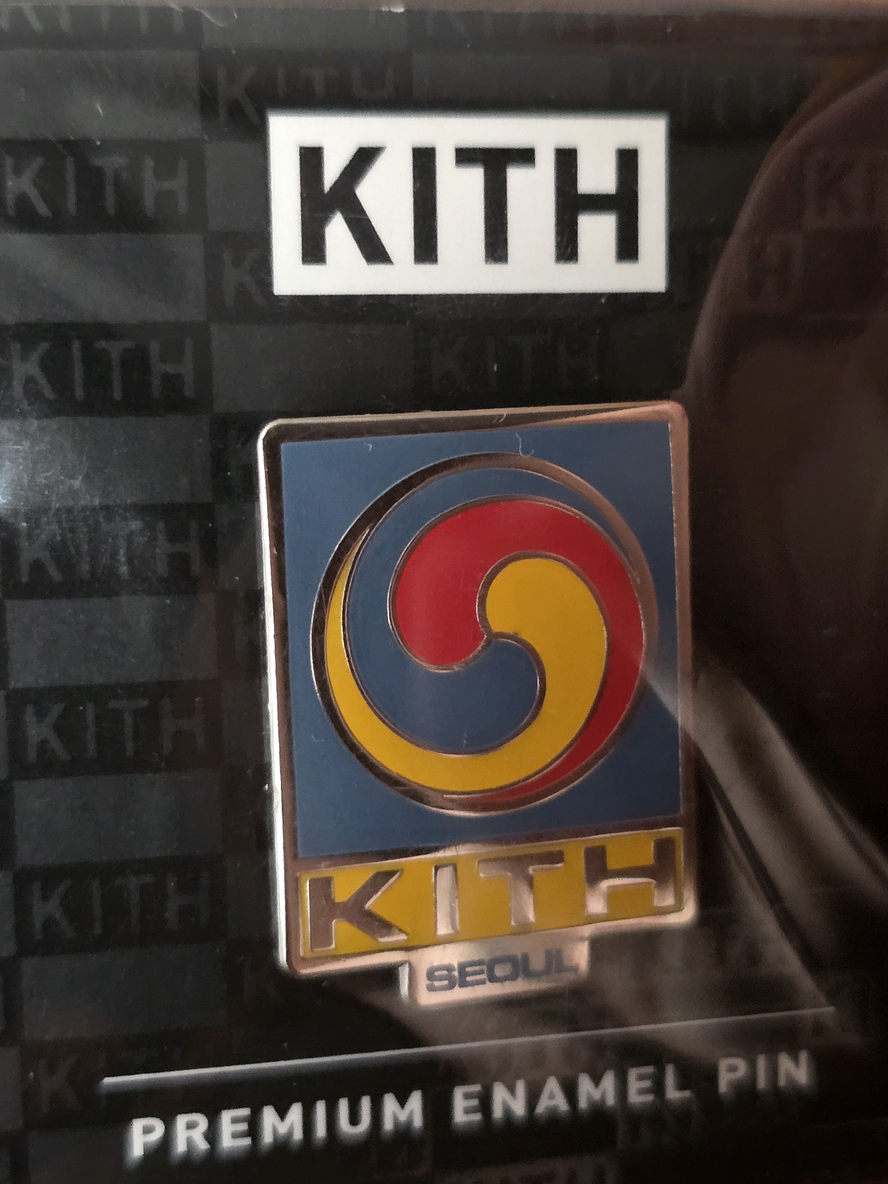 Kith Kith Seoul Korea store exclusive pin Size ONE SIZE - 1 Thumbnail