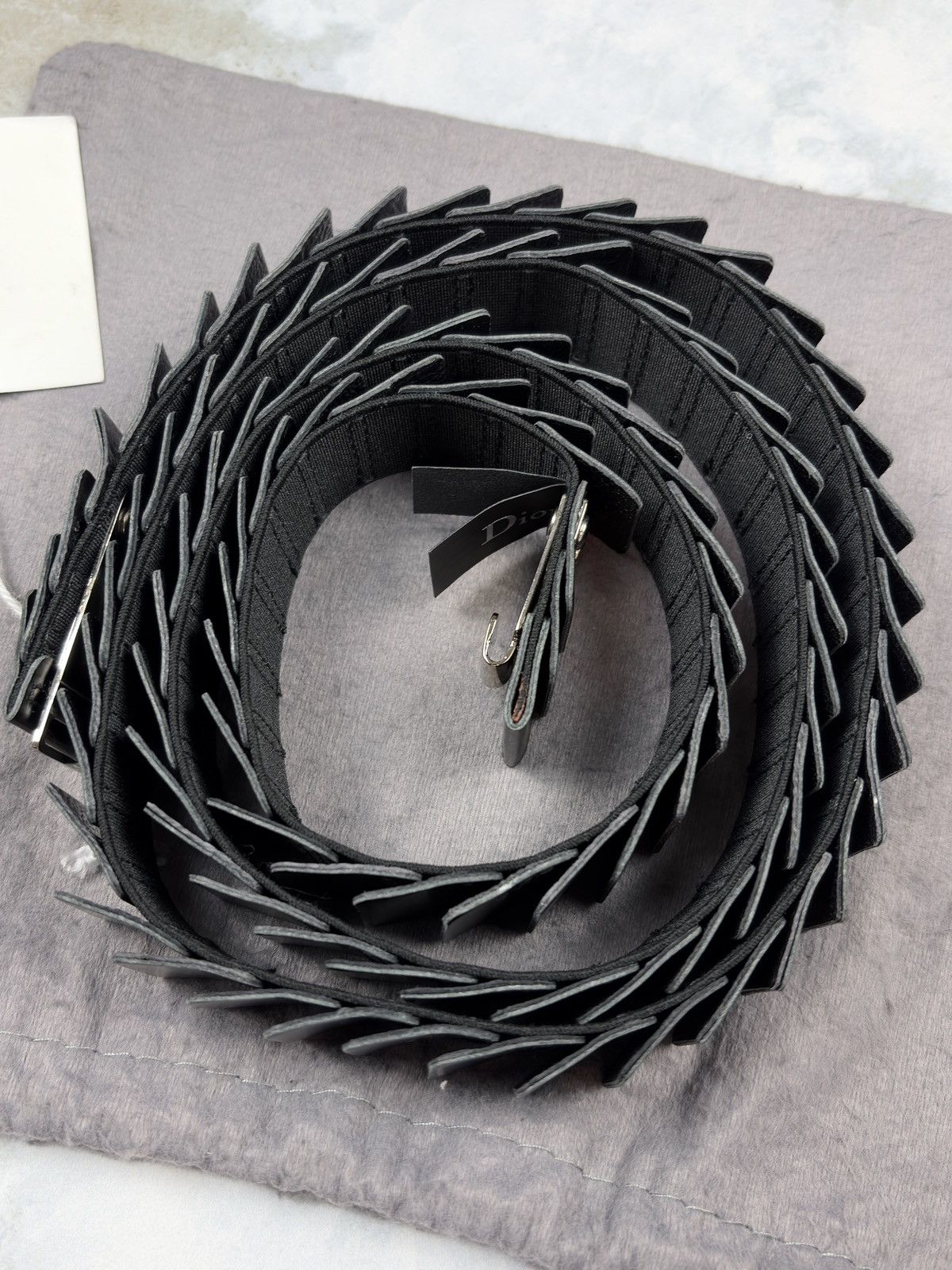 Dior × Hedi Slimane SS03 Dior Homme Follow Me Runway Leather Scale Belt Hedi Size ONE SIZE - 11 Thumbnail